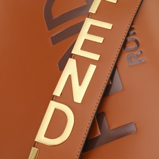 回货【FENDI x-lite】Peekaboo系列手袋10周年而诞生的全新Peekaboo X-Lit 回货【FENDI x-lite】Peekaboo系列手袋10周年而诞生的全新Peekaboo X-Lit