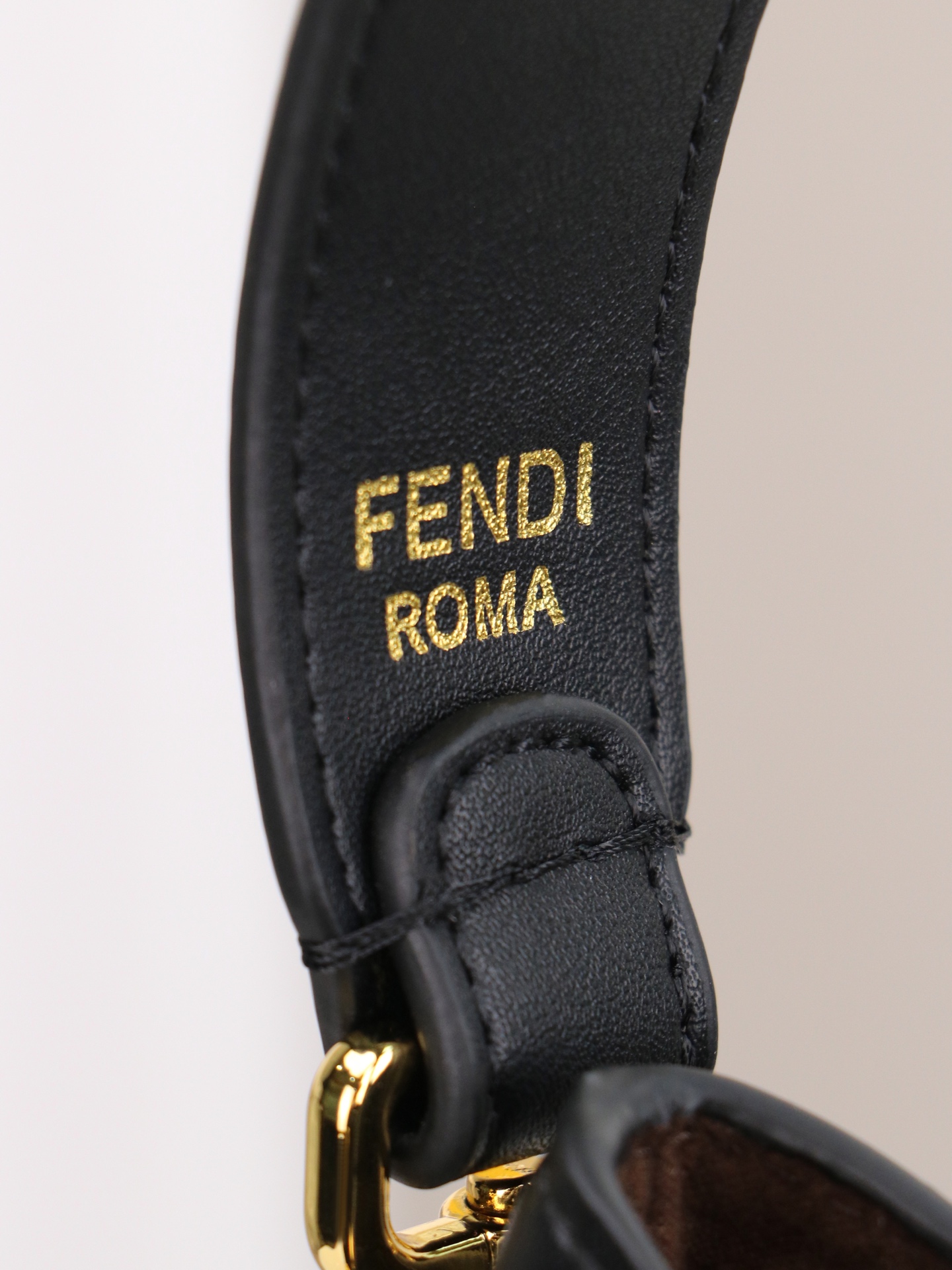 （升级版 百分之百头层牛皮）【Fendi MINI BUCKET】小巧玲珑的，却又如此大容量双F经典又再
