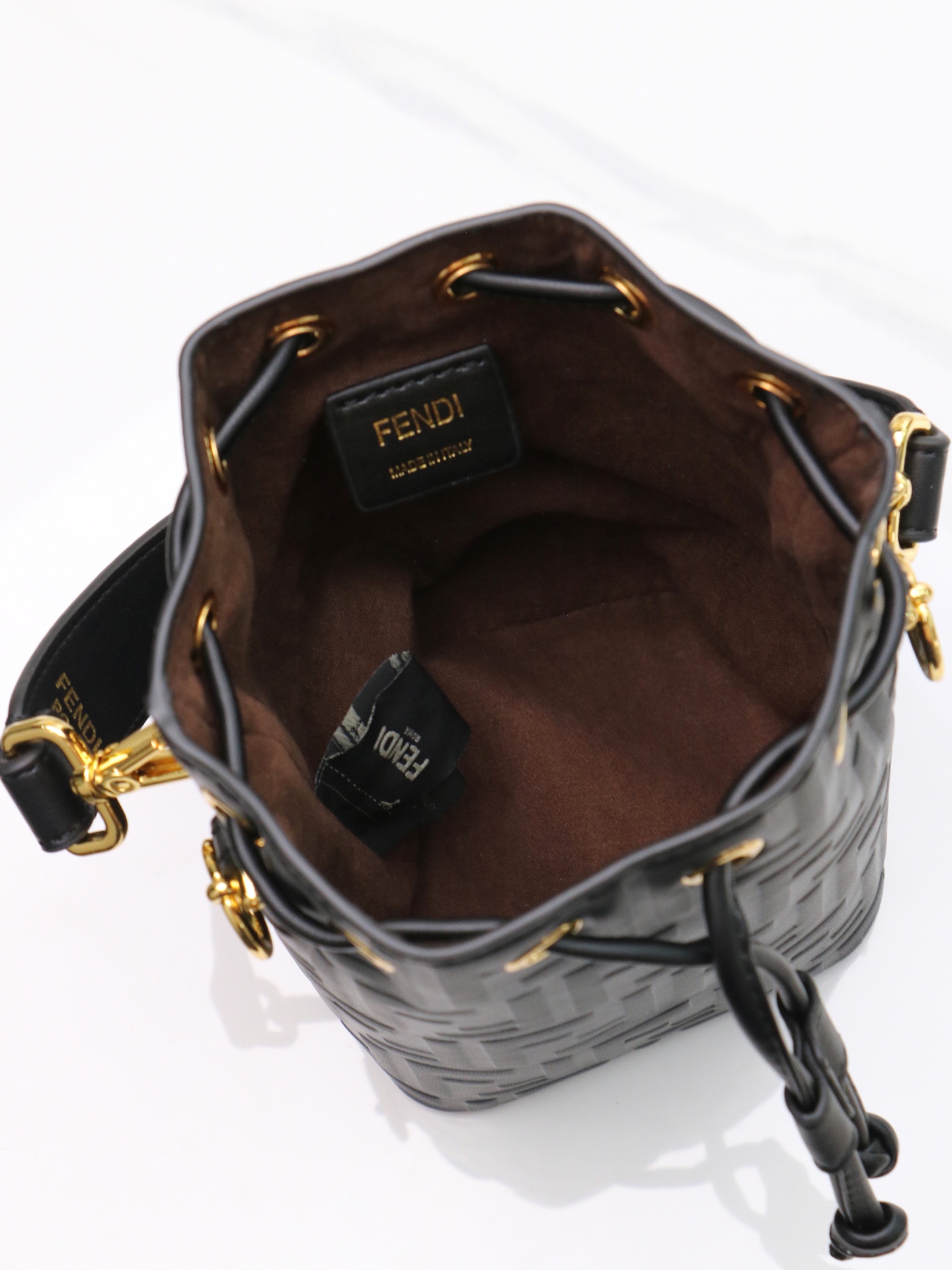 （升级版 百分之百头层牛皮）【Fendi MINI BUCKET】小巧玲珑的，却又如此大容量双F经典又再