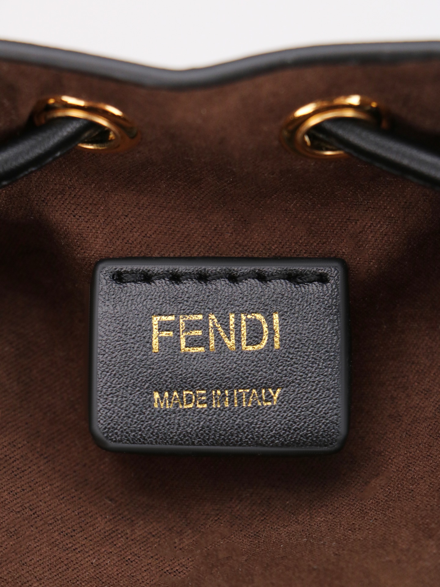 （升级版 百分之百头层牛皮）【Fendi MINI BUCKET】小巧玲珑的，却又如此大容量双F经典又再