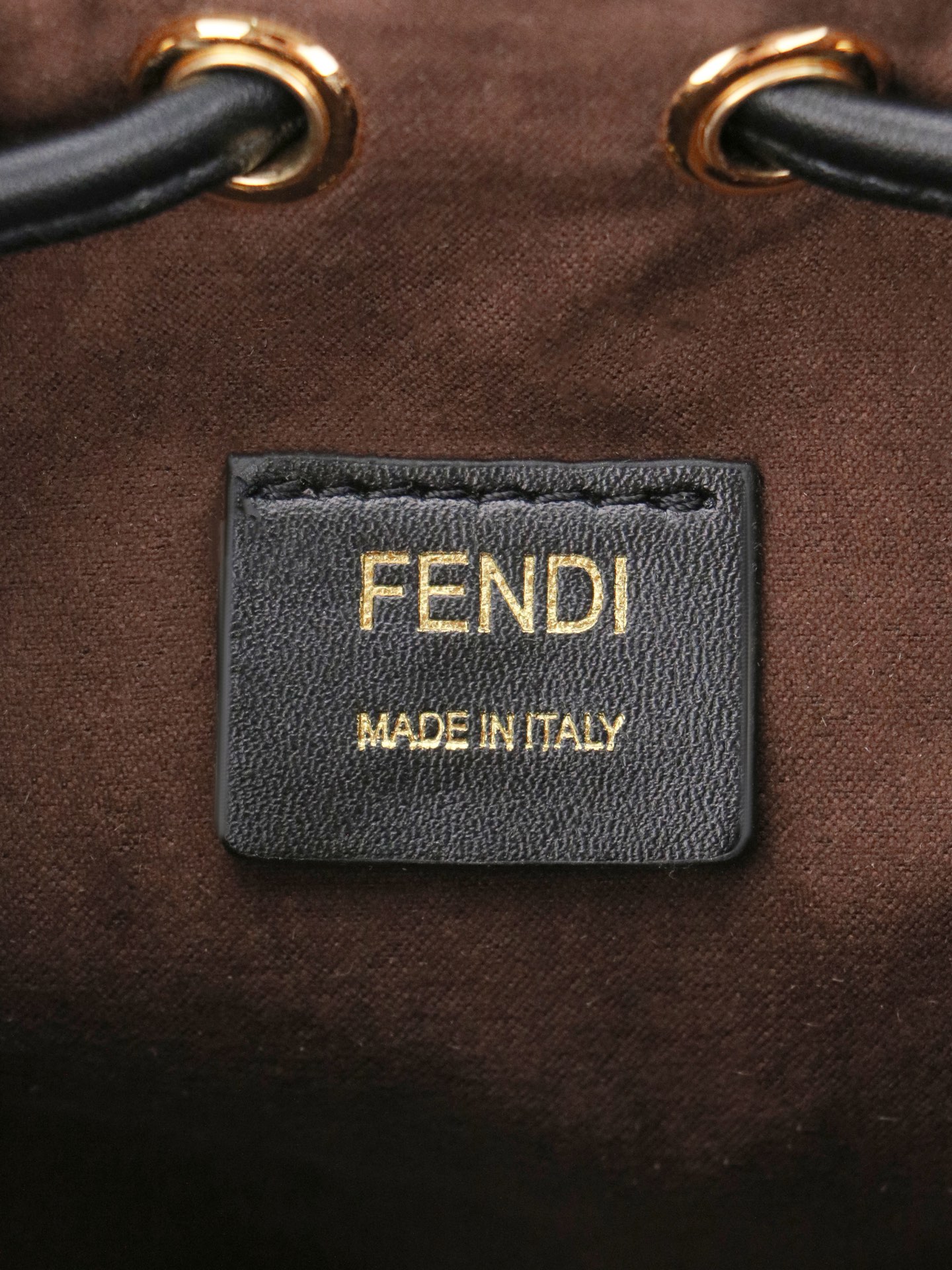 （升级版 百分之百头层牛皮）【Fendi MINI BUCKET】小巧玲珑的，却又如此大容量双F经典又再