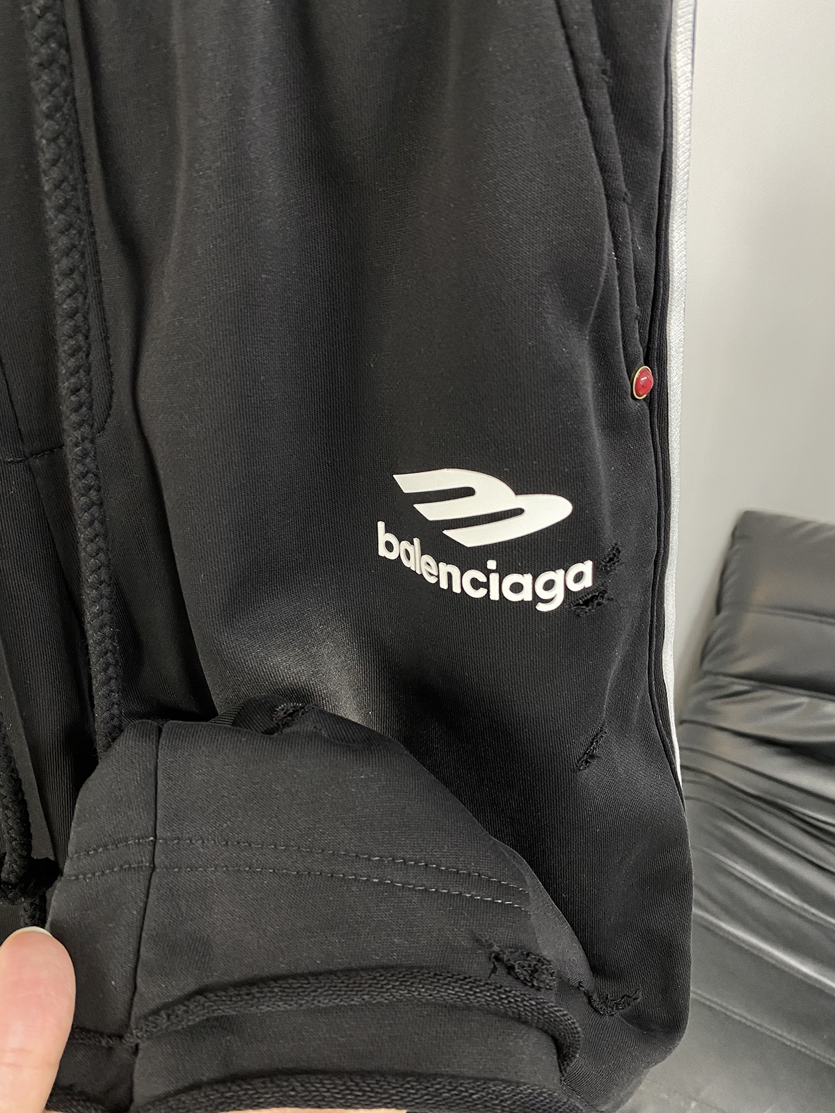 Balenciaga Distressed Logo Shorts - Spring/Summer Collection 8 i1747357853672 1921 0 6