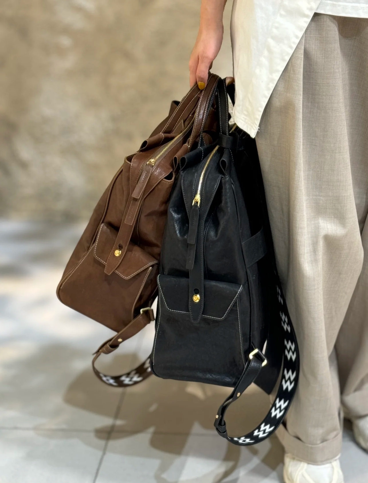 this effortless grab-and-go bag is designed with a focus on practical - Comprehensive 6