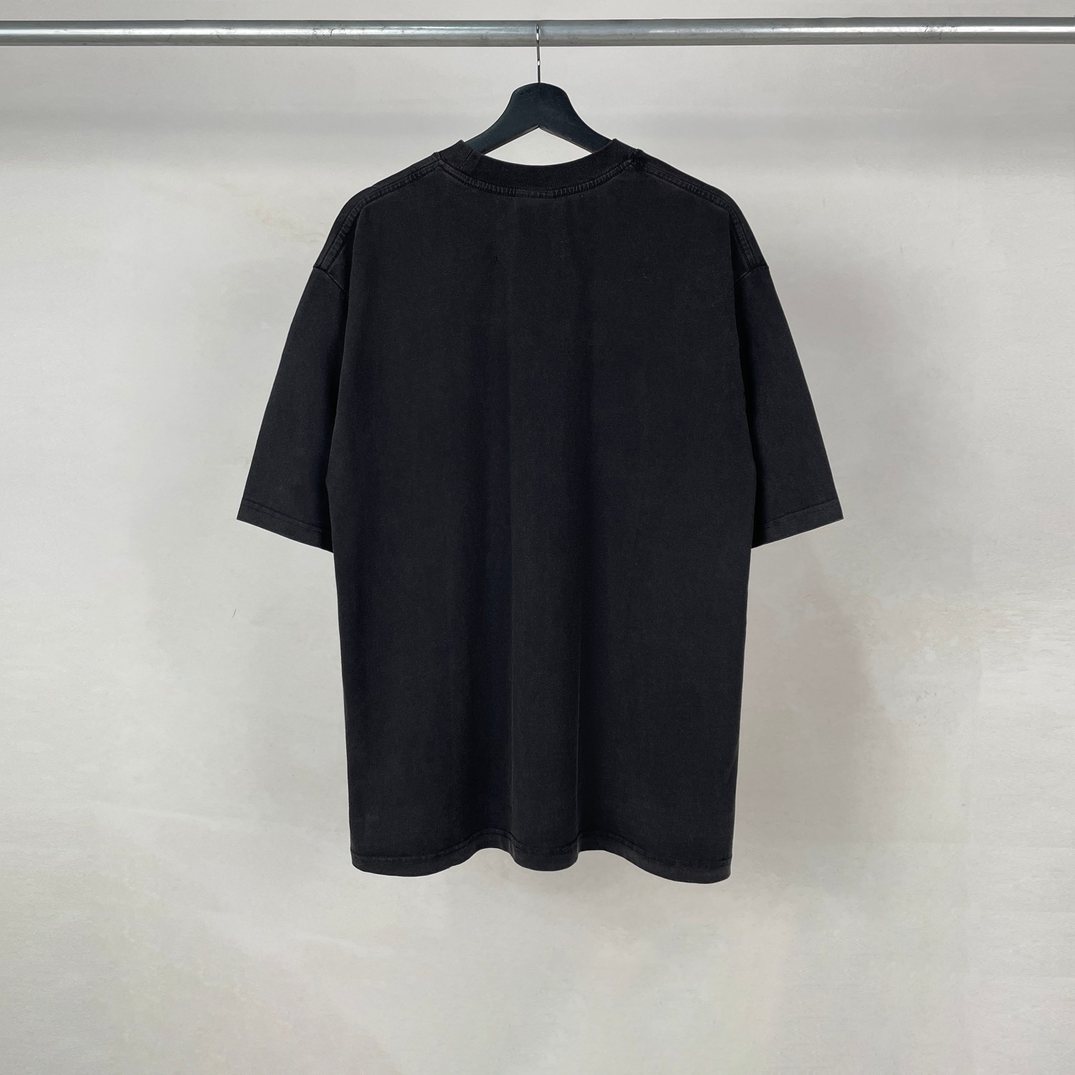 Balenciaga Black Crewneck T-Shirt with Statue of Liberty Print 2 a1710741939523 7081