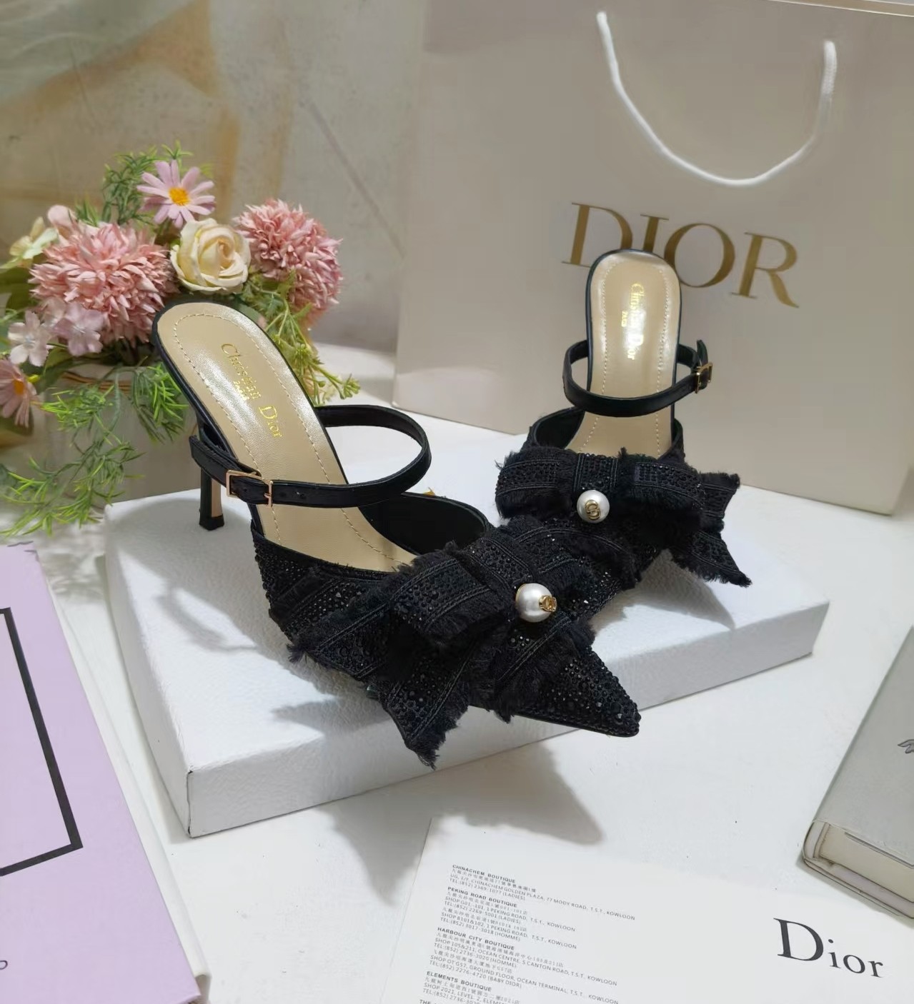 Suelas de cuero y goma a precio de fábrica @ Adiorables mules de tacón de la serie limitada Dior Or, modernos y elegant…