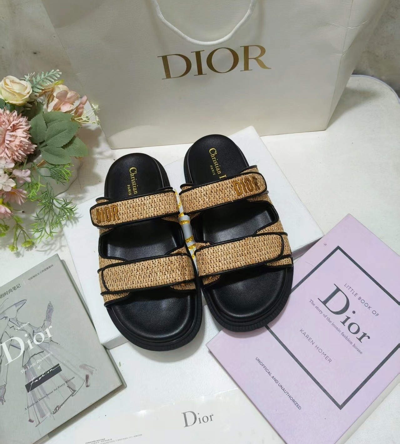 Zapatos informales de mujer Ract de suela gruesa con sandalias con punta abierta y hebilla con logo de letra CD. El mis…