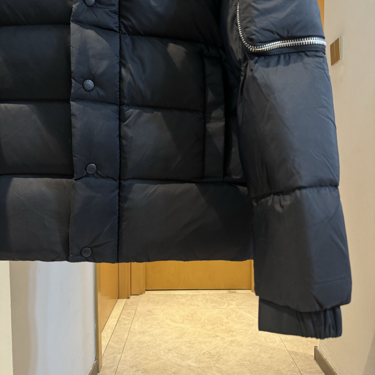 Prada 专柜款经典手袋 5