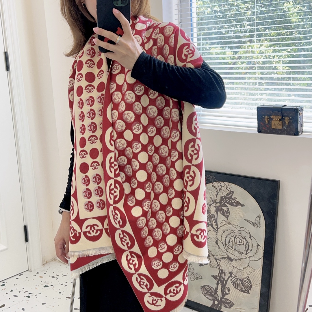 NO:163589,The new model is never out of date. When I buy it, I say that the goddess and daily life are very easy to match. I also look very energetic and needless to say, and the details can be seen clearly. The high-standard quality size 65*180cm ordinary scarf, ordinary scarf19860909批 新款永不过时,买到都说好女神及日常都非常好搭配的款平时穿搭也非常好搭配,整个人看起来都会神采奕奕好多不用多说,细节品质都看得清楚,绝对获赞的高规格品质尺寸65*180cm普通围巾,普通围巾,scarf