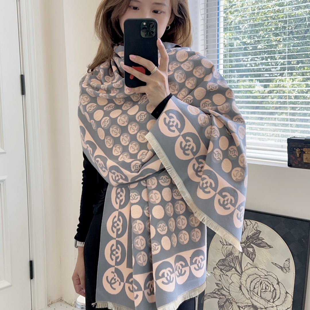 NO:163254,The new model is never out of date. When I buy it, I say that the goddess and daily life are very easy to match. I also look very energetic and needless to say, and the details can be seen clearly. The high-standard quality size 65*180cm ordinary scarf, ordinary scarf19860909新款永不过时,买到都说好女神及日常都非常好搭配的款平时穿搭也非常好搭配,整个人看起来都会神采奕奕好多不用多说,细节品质都看得清楚,绝对获赞的高规格品质尺寸65*180cm普通围巾,普通围巾,scarf