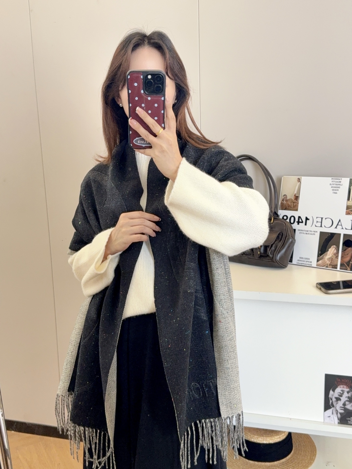 NO:336354,Intellectual and elegant feminine, everyone knows how popular Dior is this year, double-sided and two-color Dior's unique mother-child and reverse jungle animal This time, combining two elements is definitely a problem, and you must start to make a sensation at the forefront of the fashion industry. The very limited number of the limited number is basically only available at a high price to buy. I was really excited when I got the real thing. I basically couldn't see any pictures of the purchasing agent, because it was basically all set up in the Super Vip!  The goods from trading companies that are free of purchasing agents are super bad. The quality is amazing, and it was only released by QC's 