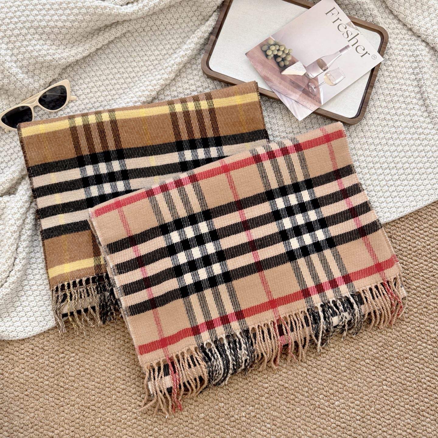Burberry Classic Check Cashmere Scarf 180 x 50 cm - Unisex Winter Essential