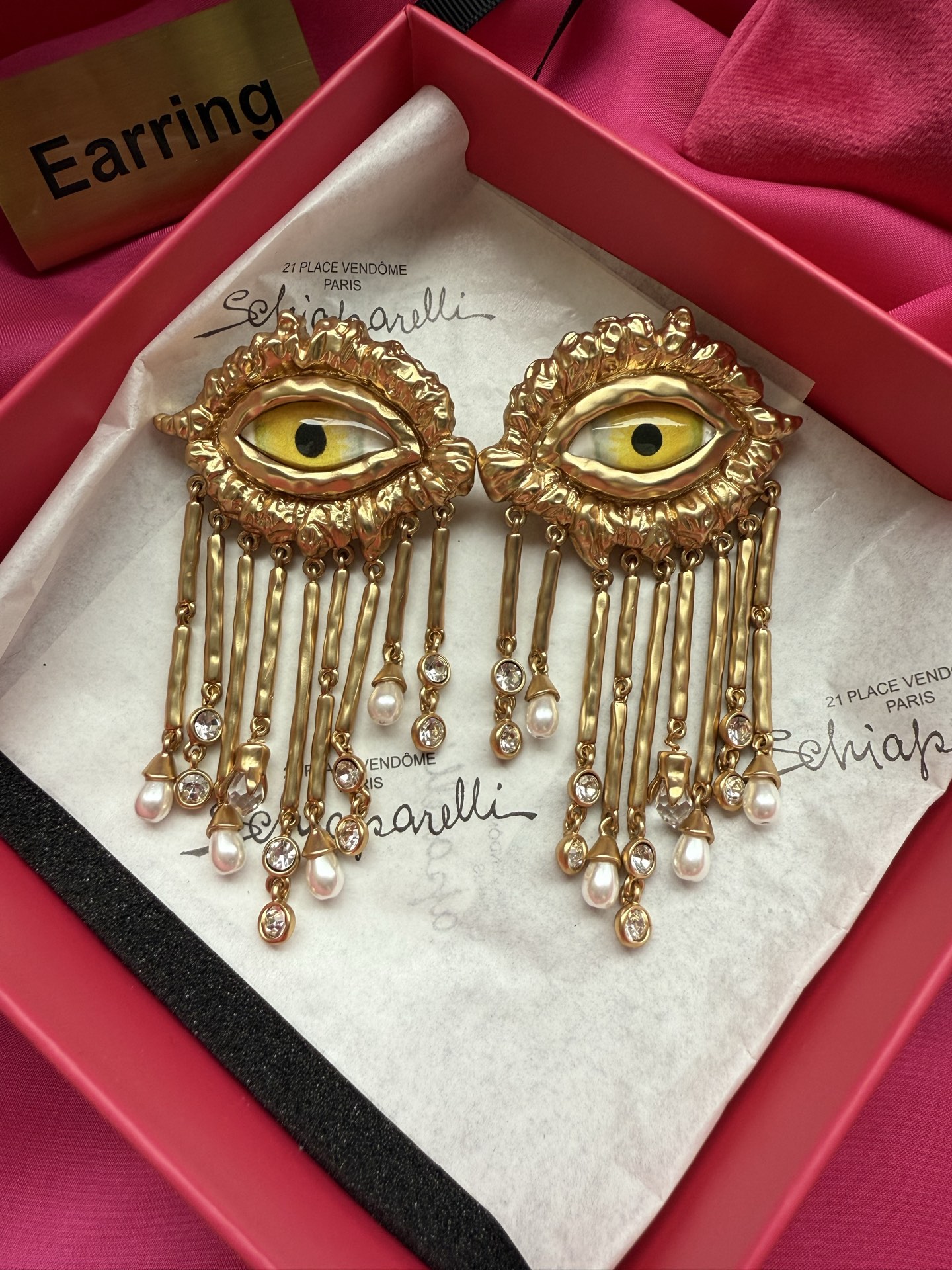 Серьги с глазом и кисточками Schiaparelli
