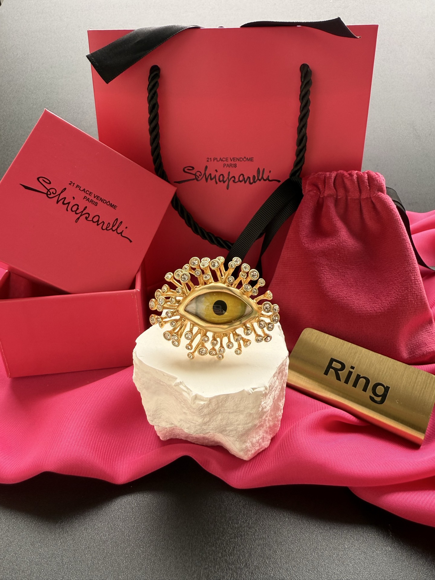 Кольцо с глазом Schiaparelli