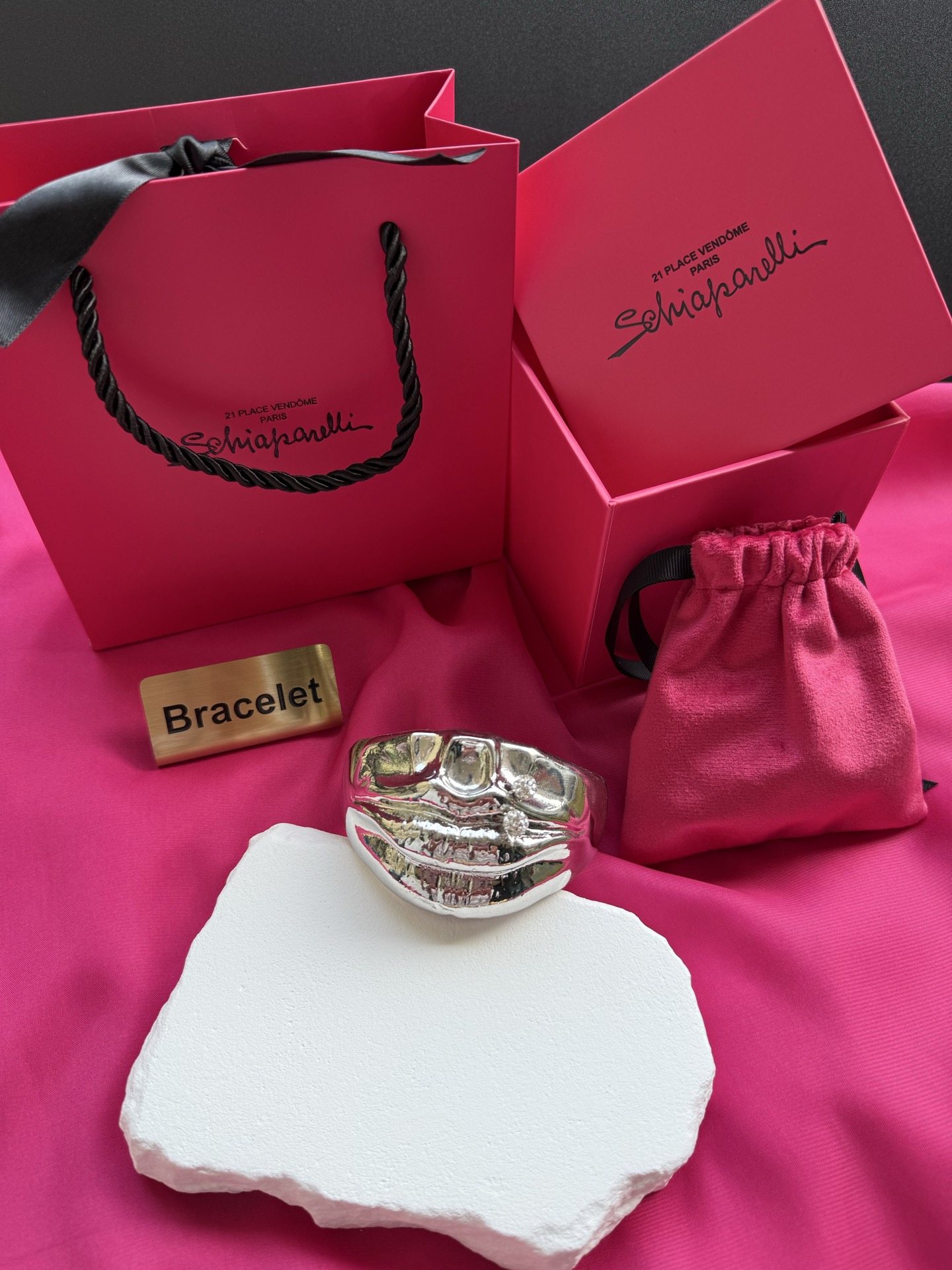 Браслет в виде черепа Schiaparelli