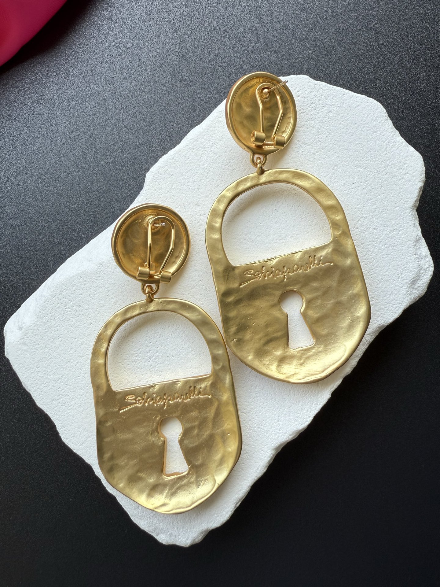Серьги в виде замков с жемчугом Schiaparelli