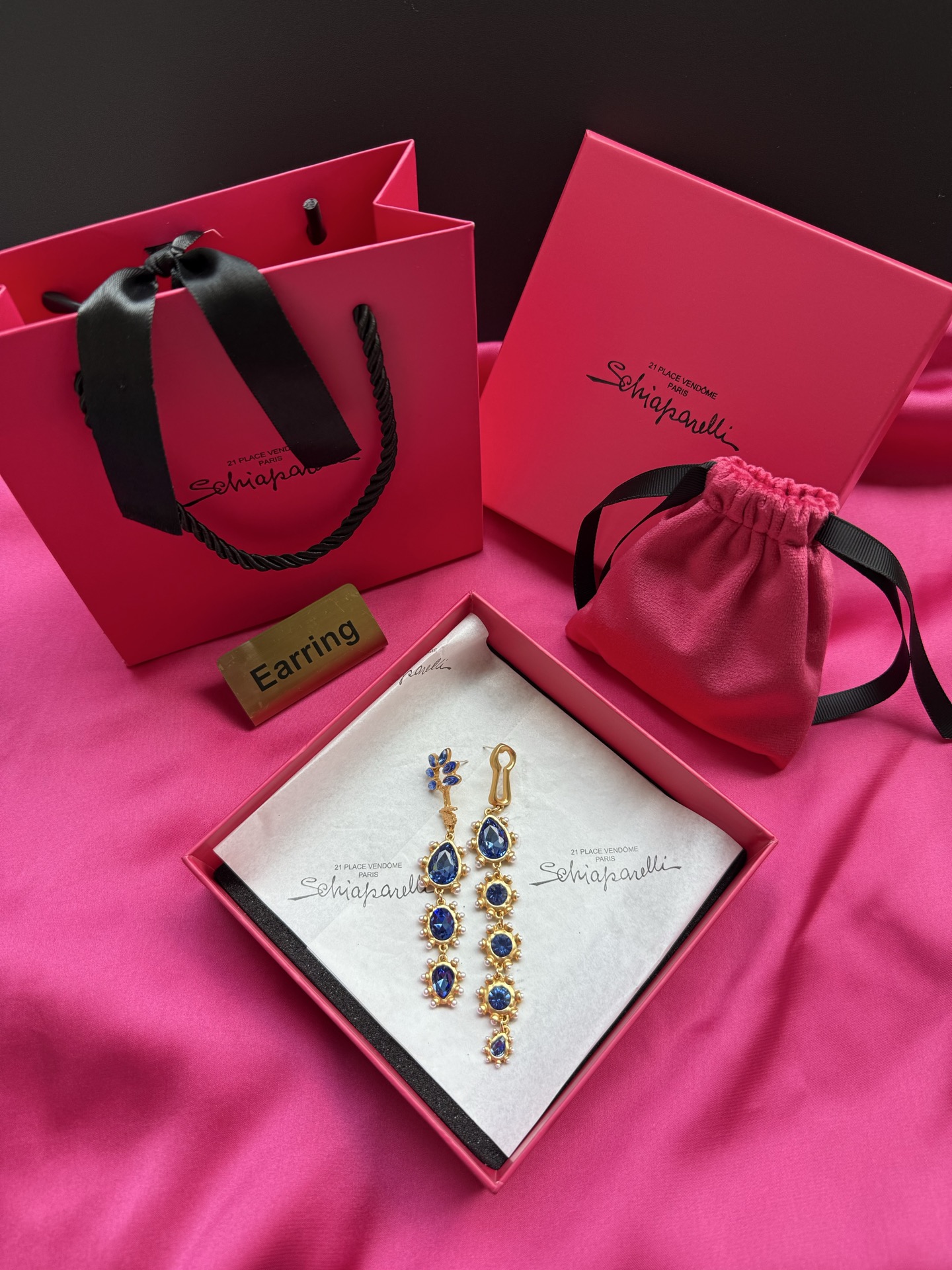 Серьги с синими камнями и золотым покрытием Schiaparelli