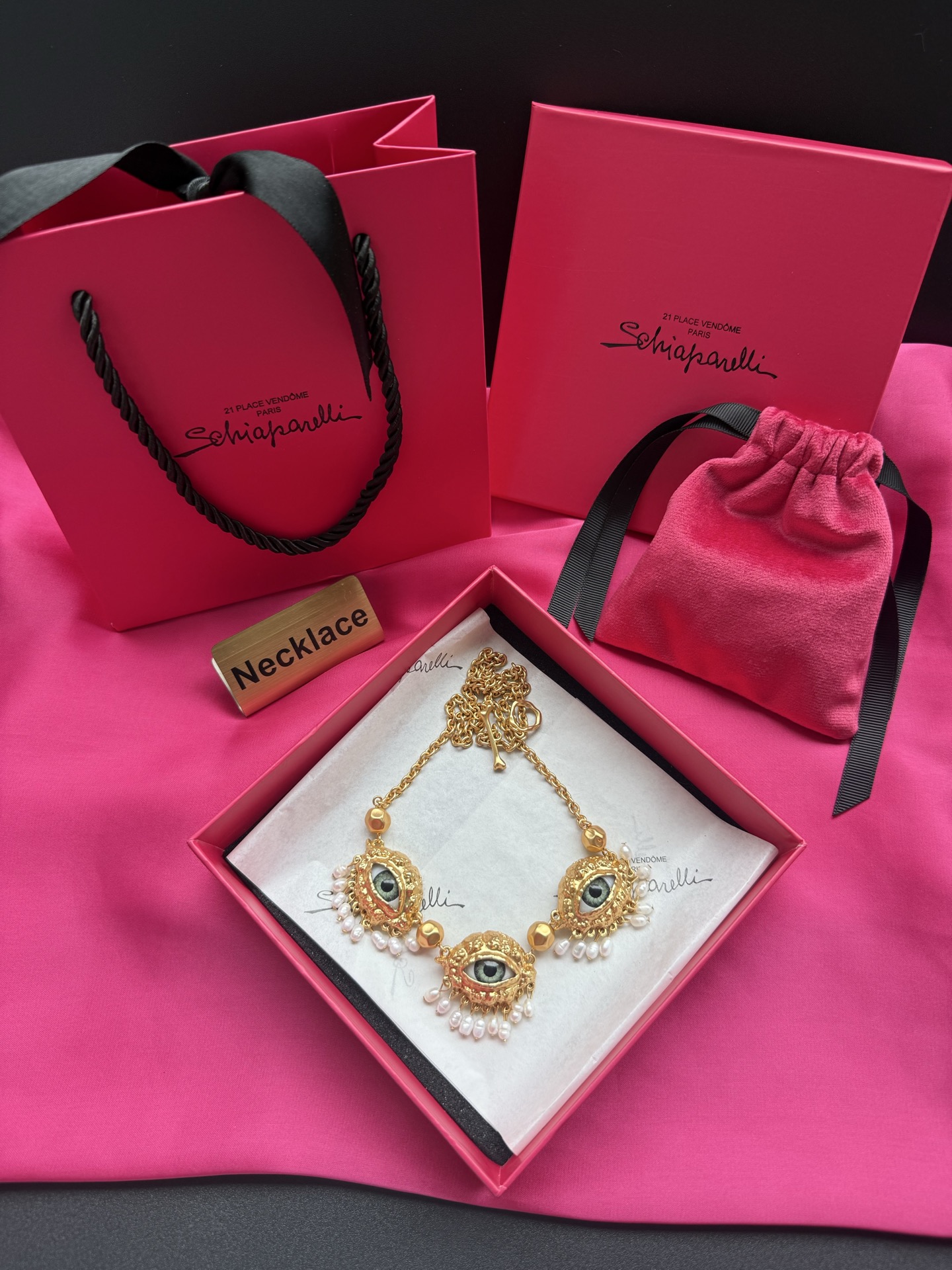 Колье с глазами и бусинами Schiaparelli