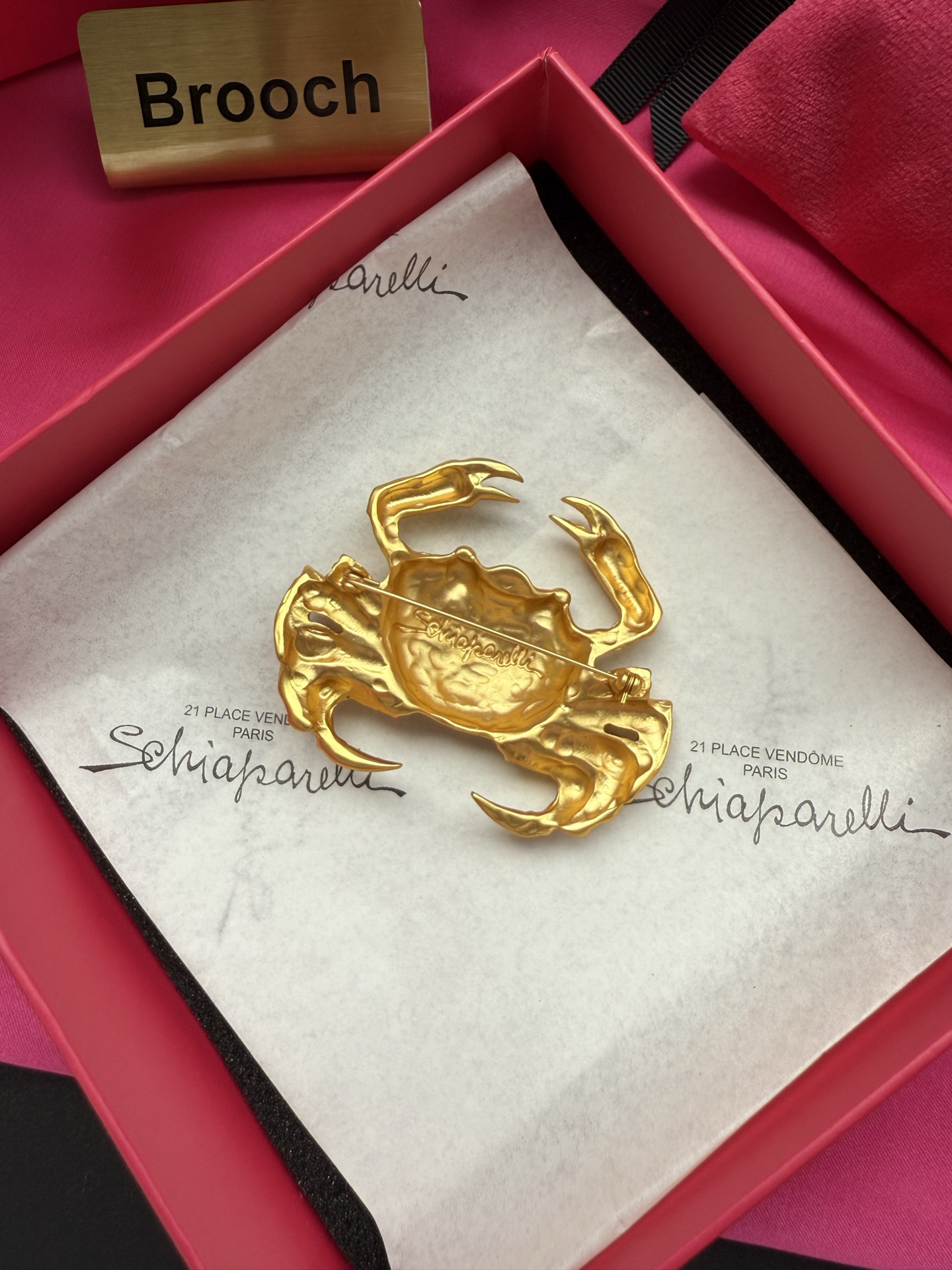 Брошь в виде краба Schiaparelli