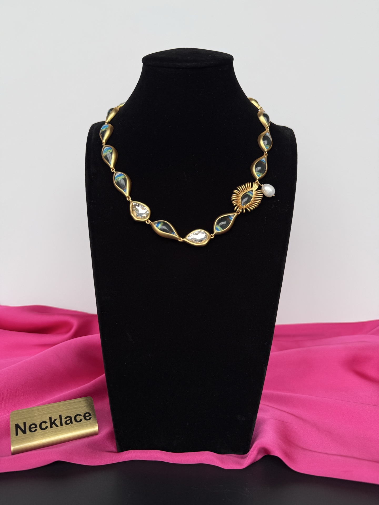 Колье с камнями и жемчугом Schiaparelli