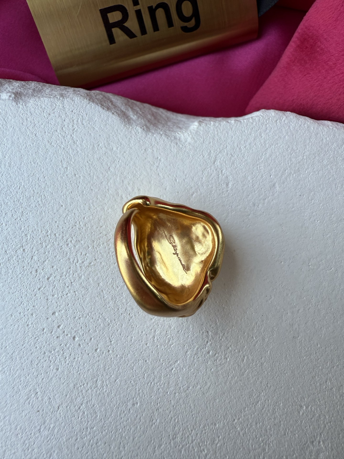 Золотистое кольцо с глазом Schiaparelli