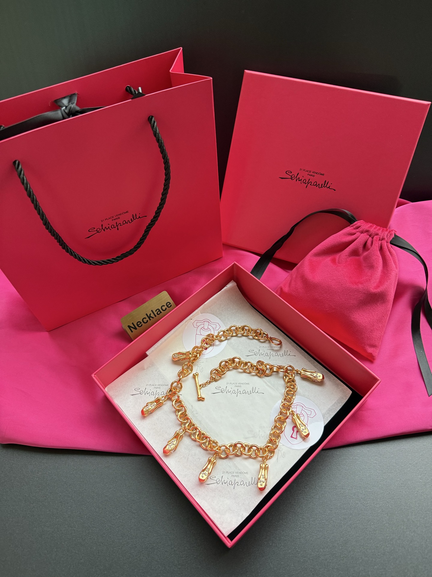 Колье с подвесками Schiaparelli