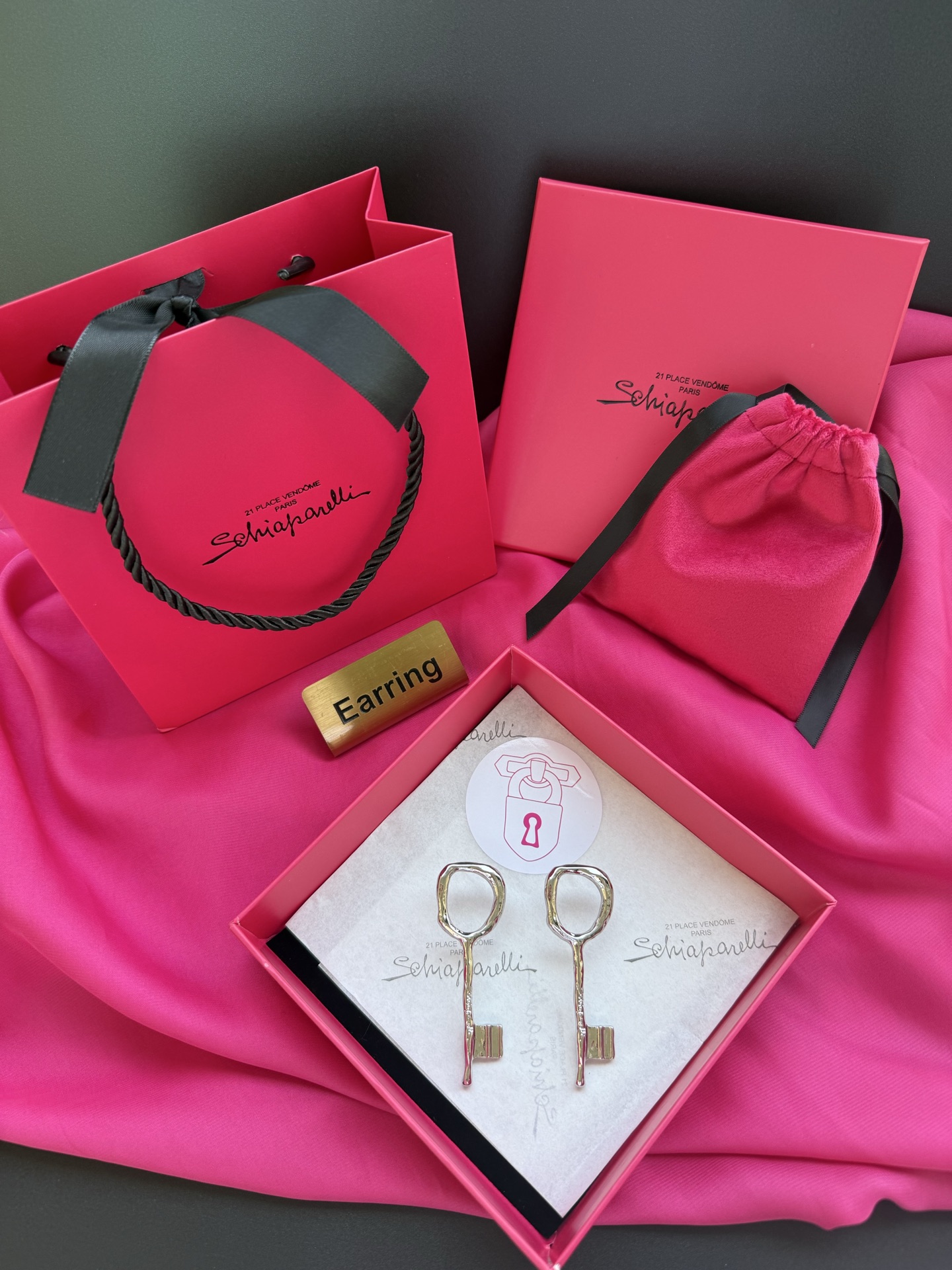 Серьги в виде ключей Schiaparelli