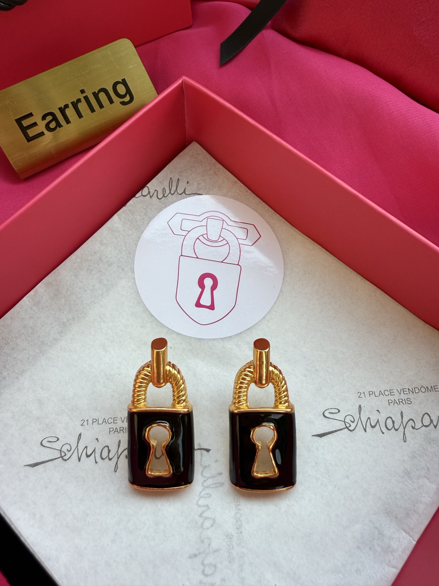 Серьги в виде замков Schiaparelli