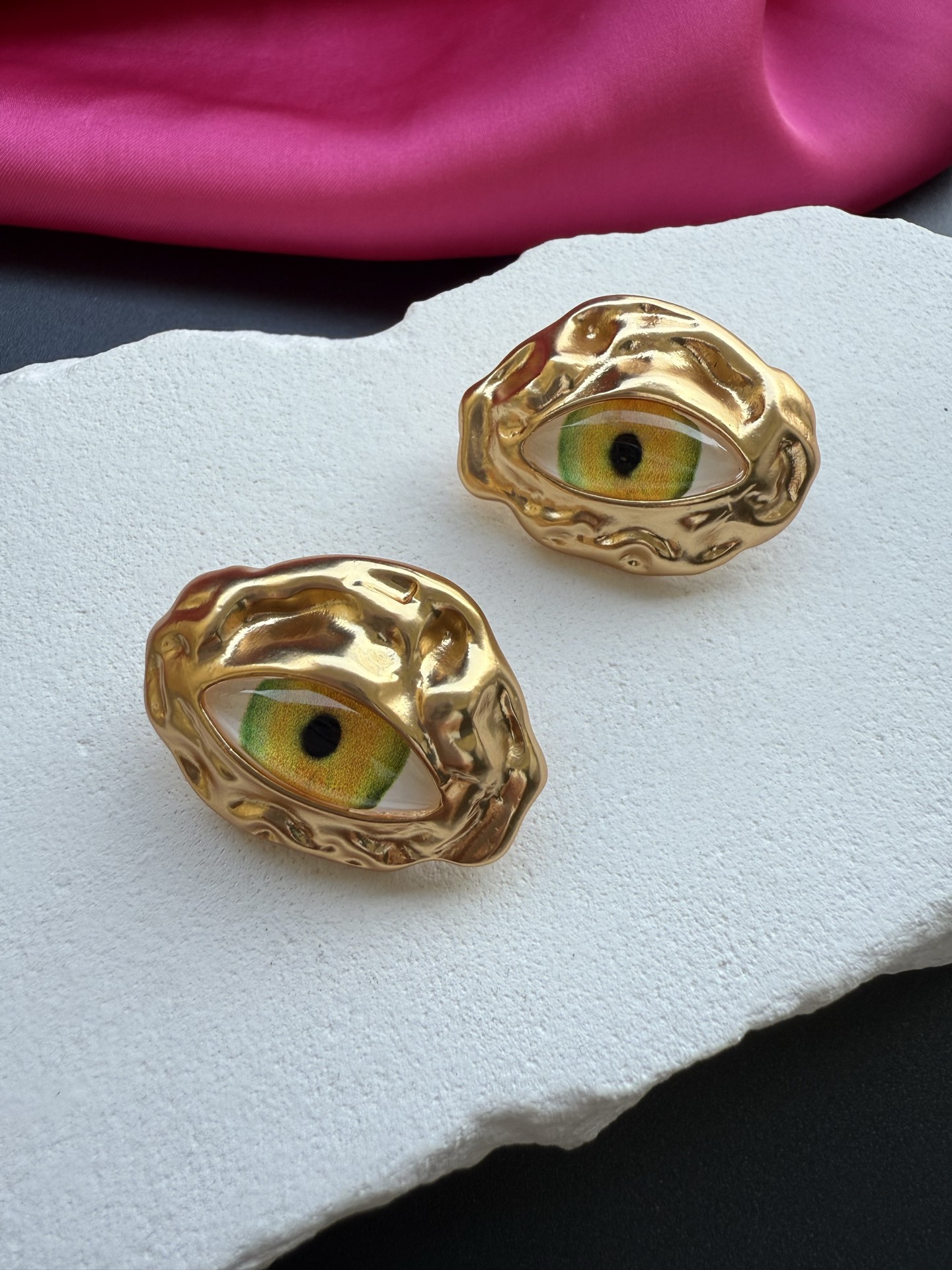 Серьги в виде глаз Schiaparelli