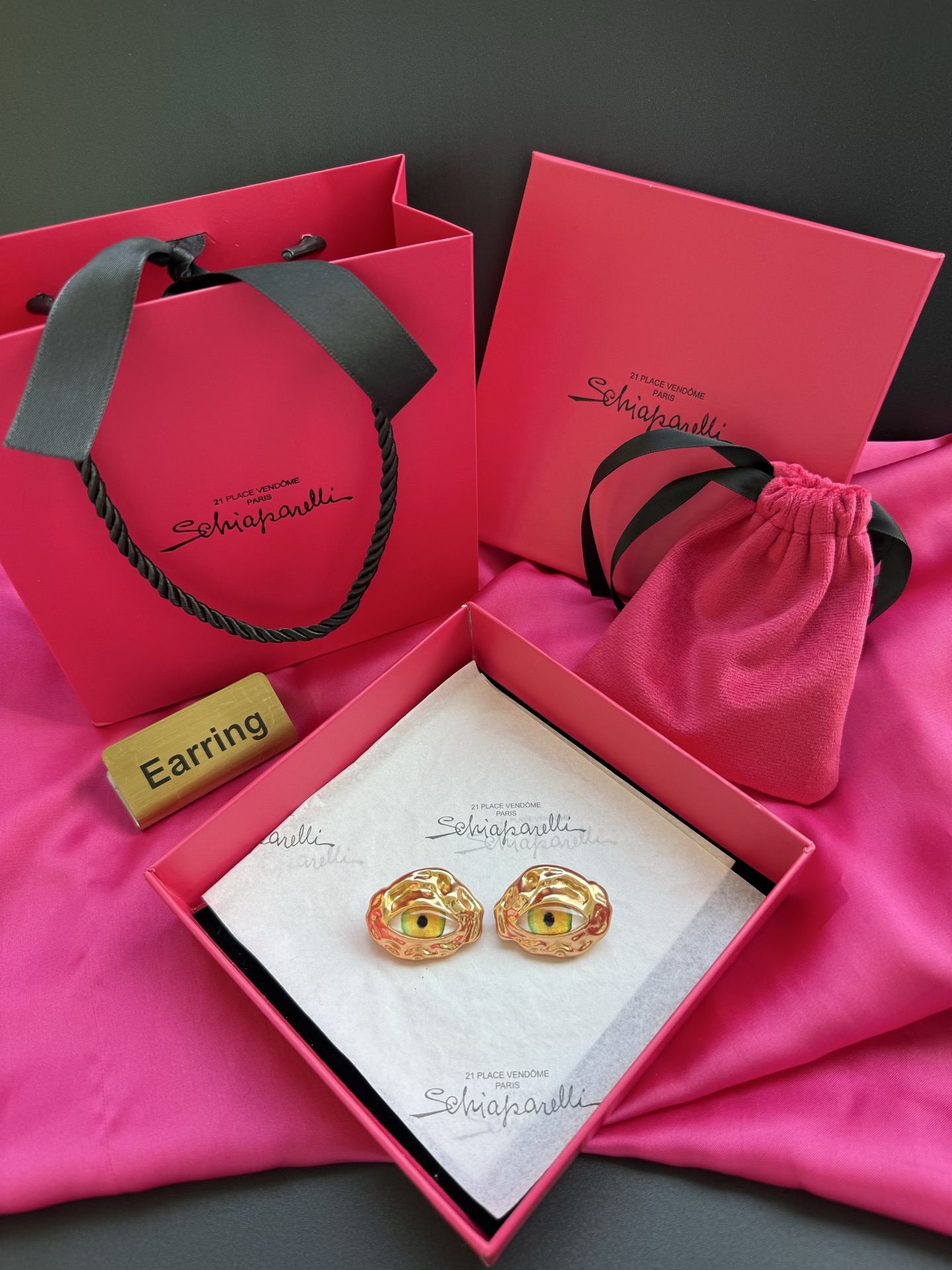 Серьги в виде глаз Schiaparelli