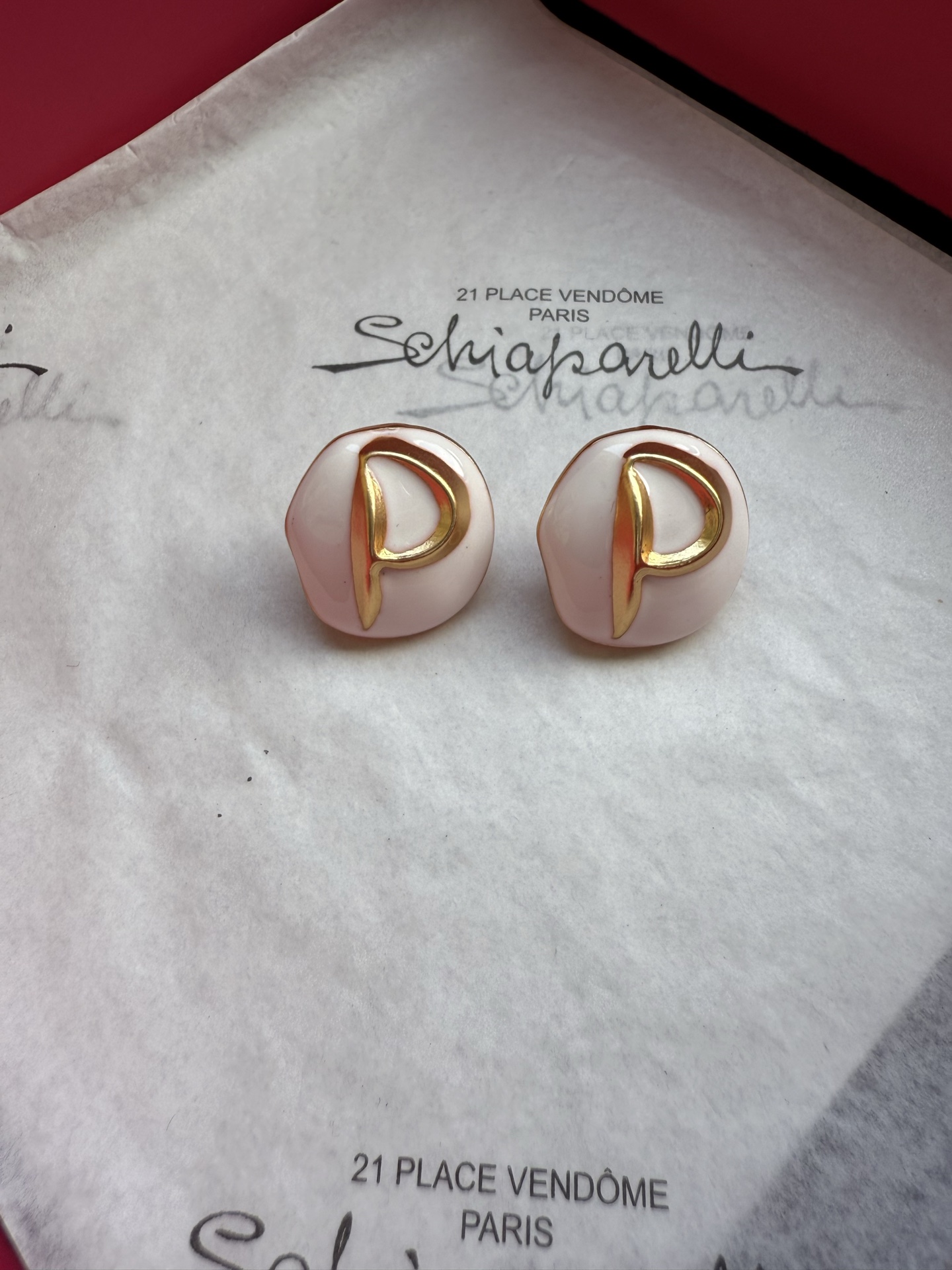 Серьги Schiaparelli с логотипом P