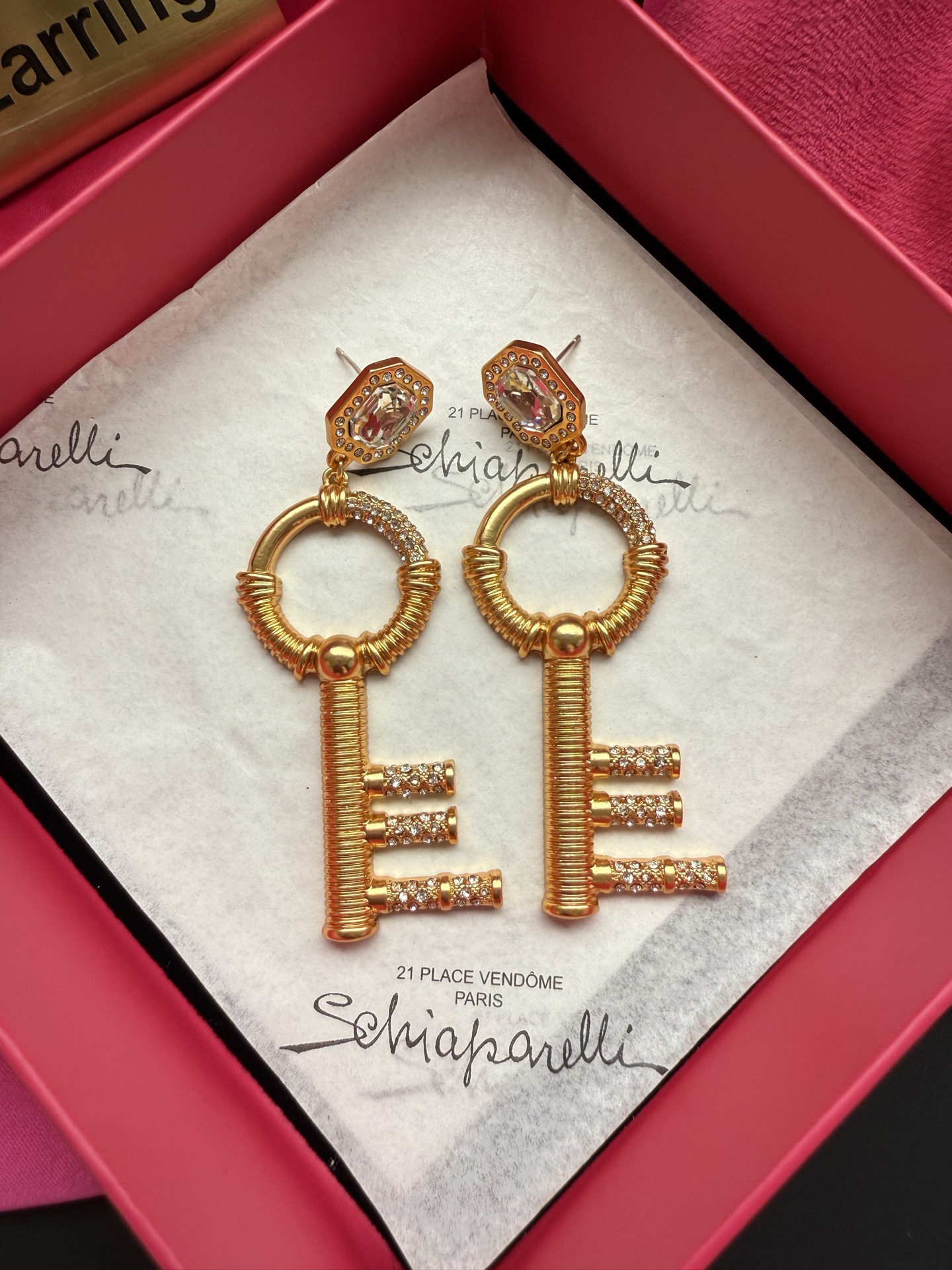 Серьги-ключ в золотом цвете с кристаллами Schiaparelli