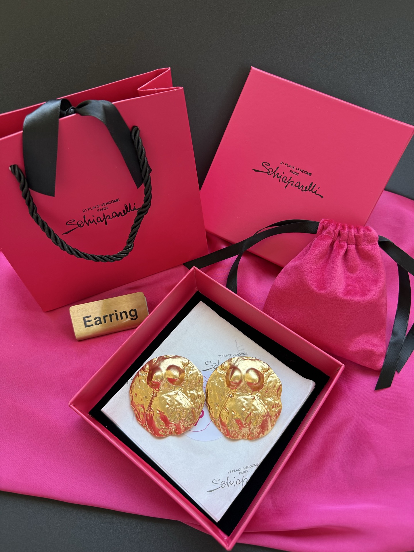 Серьги в форме лица с золотым покрытием Schiaparelli