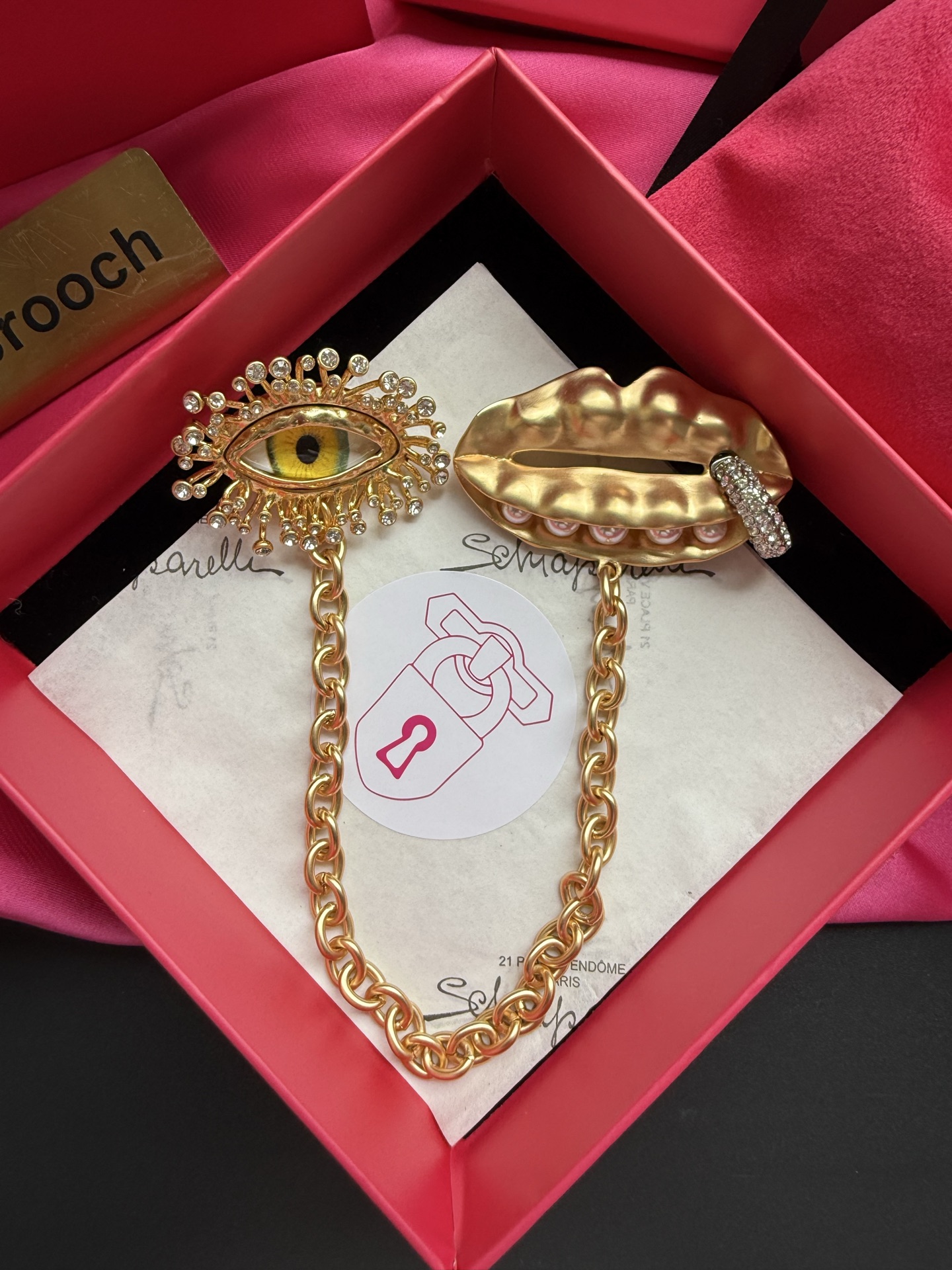 Комплект брошей Schiaparelli