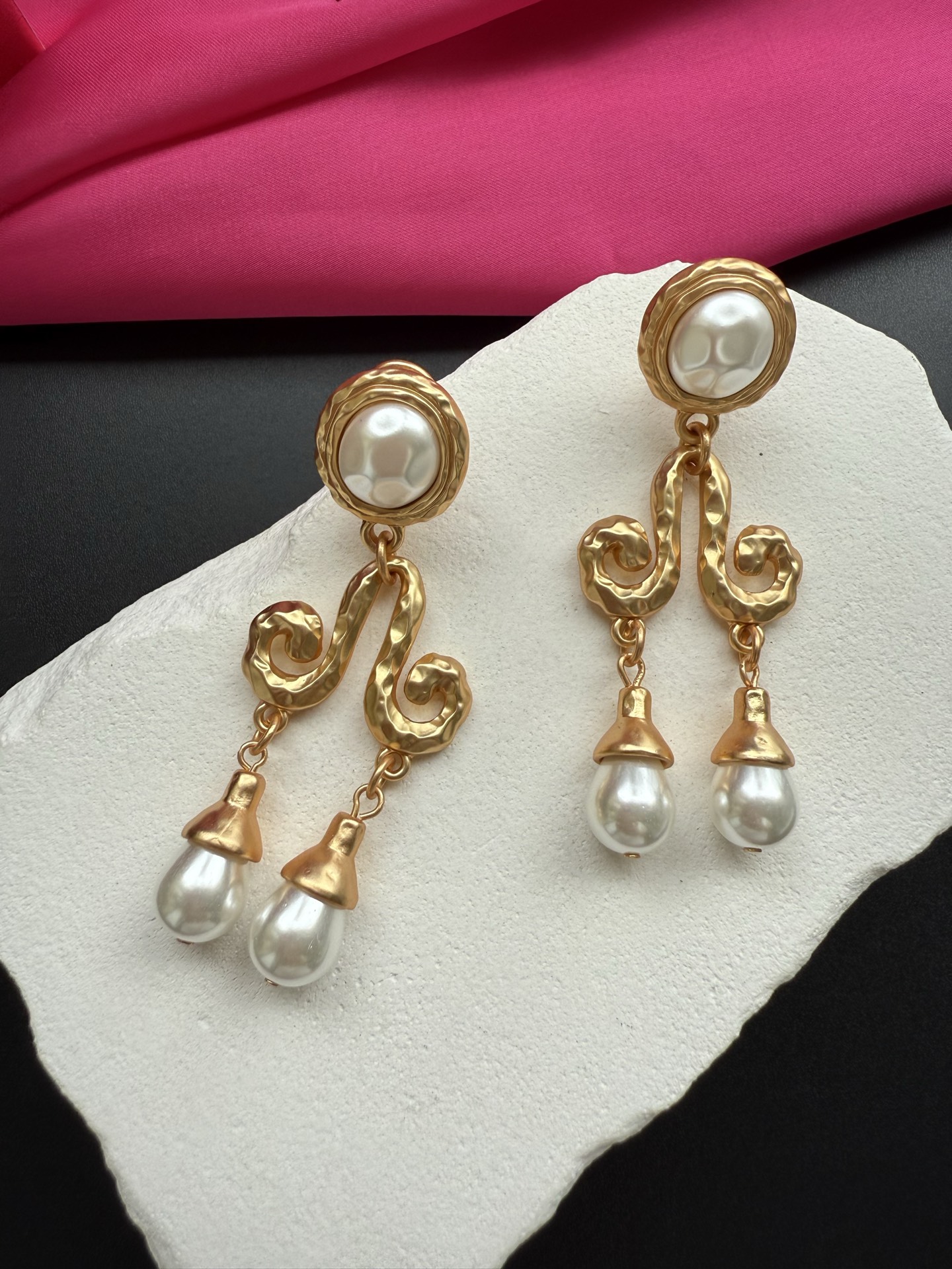 Серьги Schiaparelli с жёлтыми жемчугами