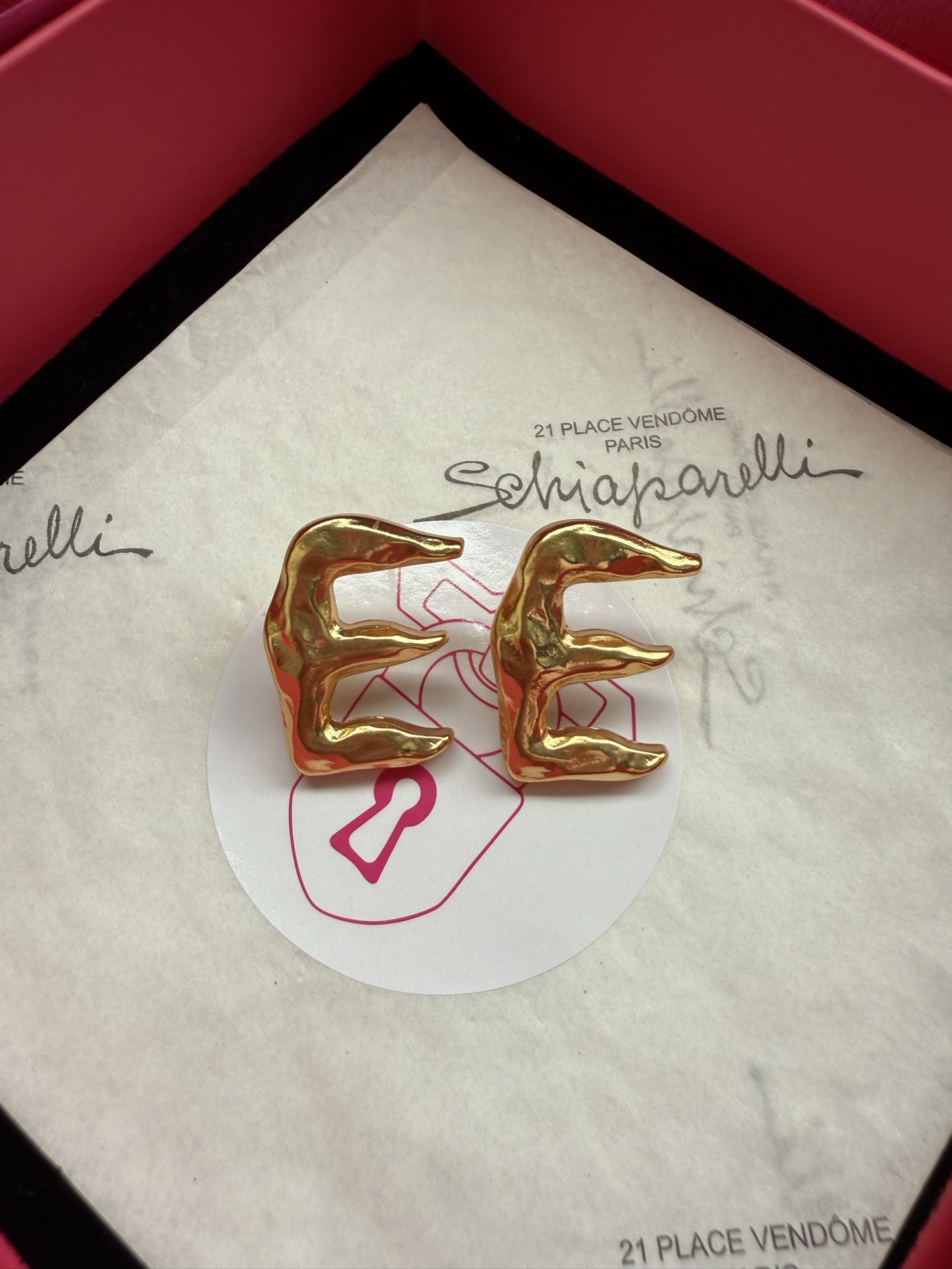 Серьги в виде буквы E Schiaparelli