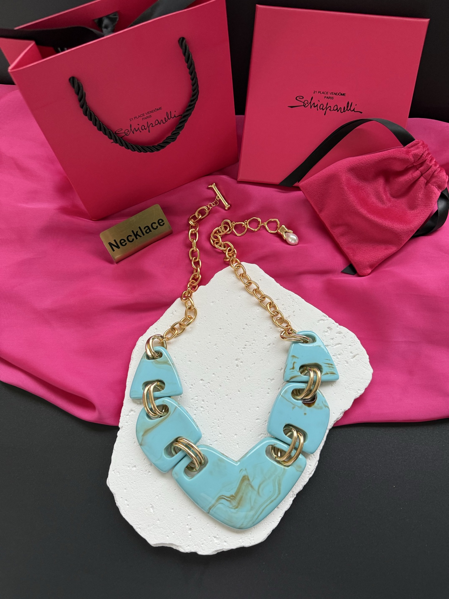 Колье с геометрическими элементами Schiaparelli