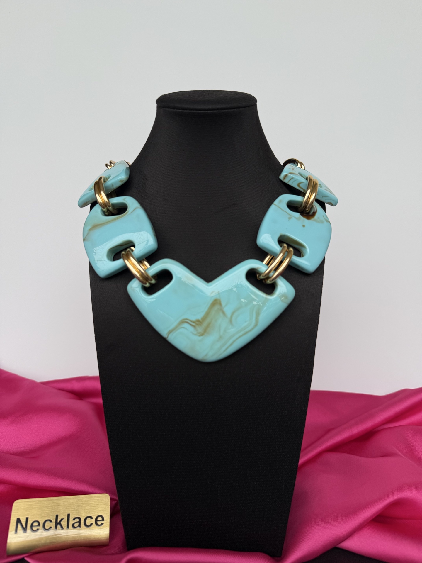 Колье с геометрическими элементами Schiaparelli