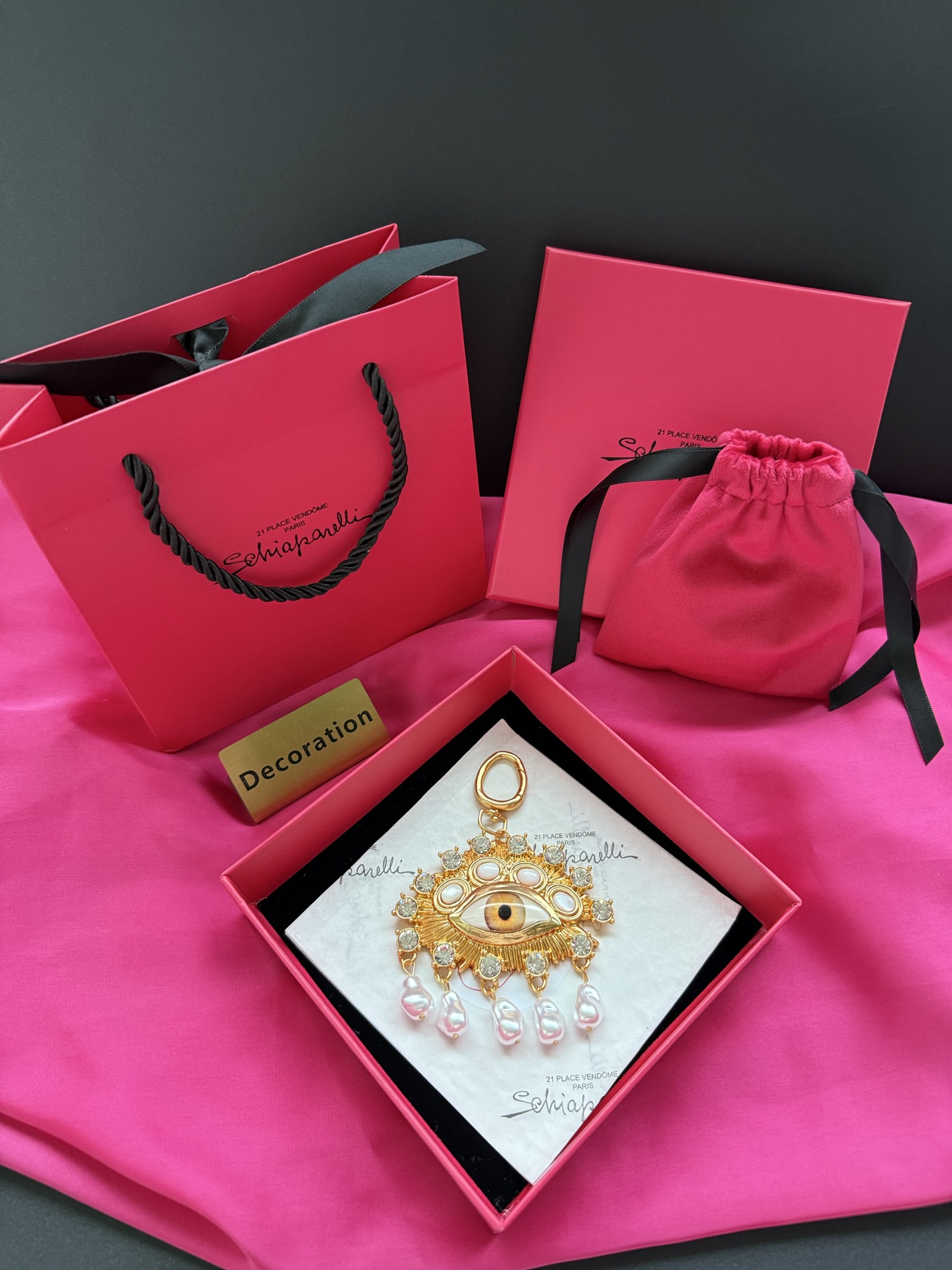 Подвеска с глазом и жемчугом Schiaparelli