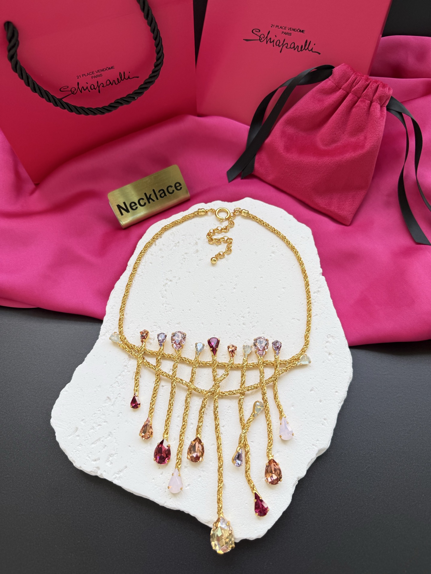 Колье с кристаллами Schiaparelli