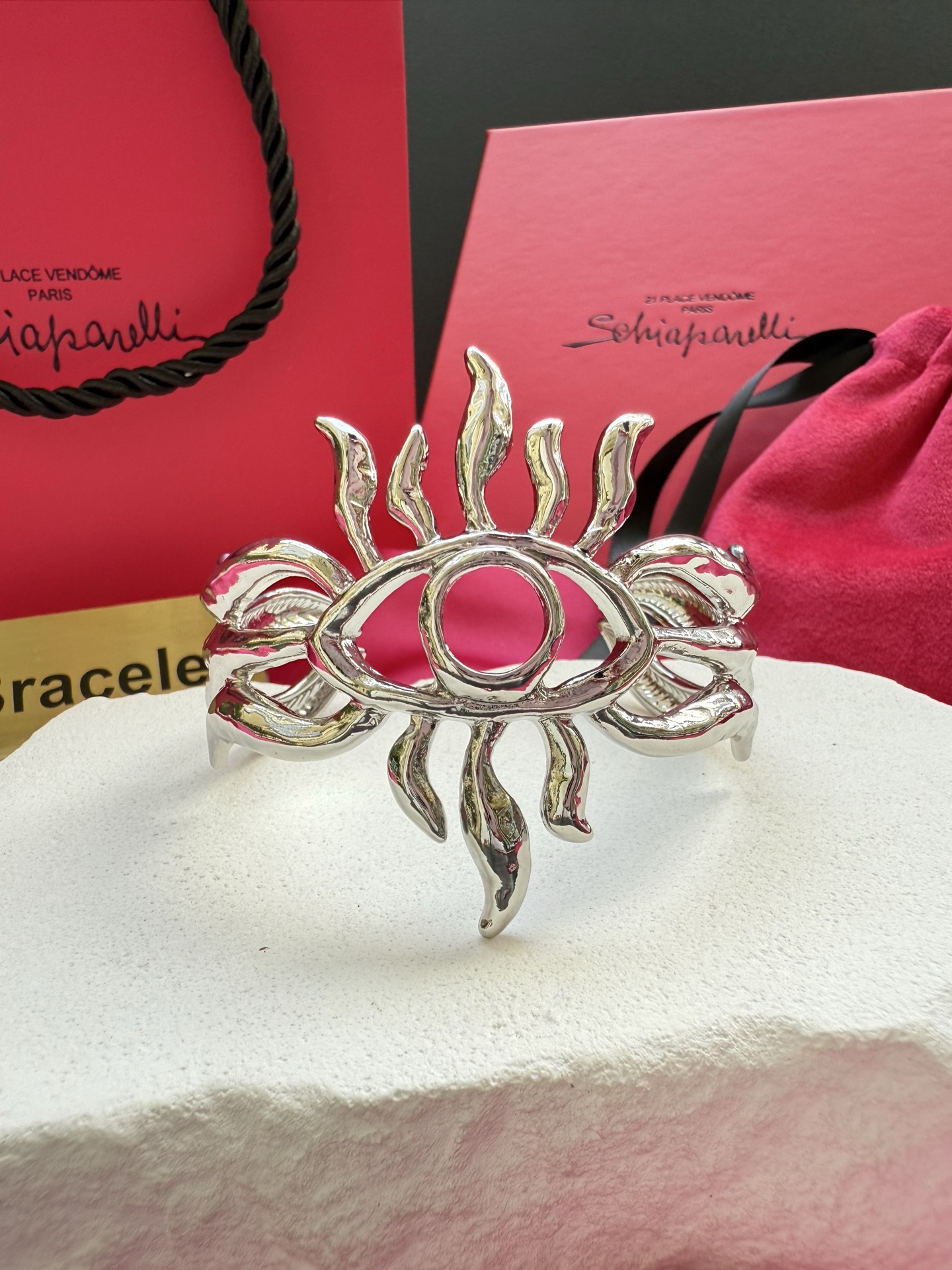 Браслет Schiaparelli с глазом