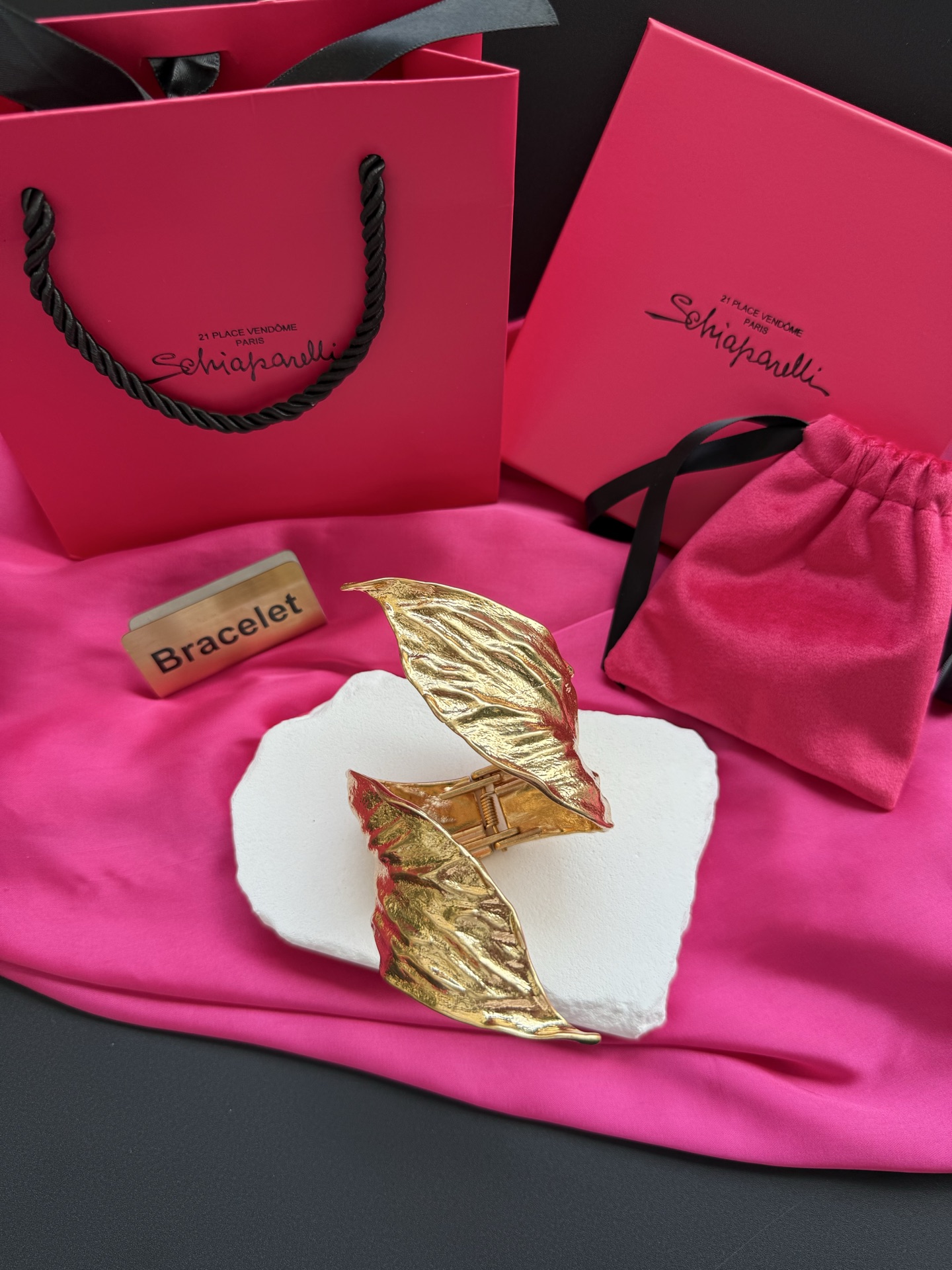 Браслет в виде листа Schiaparelli