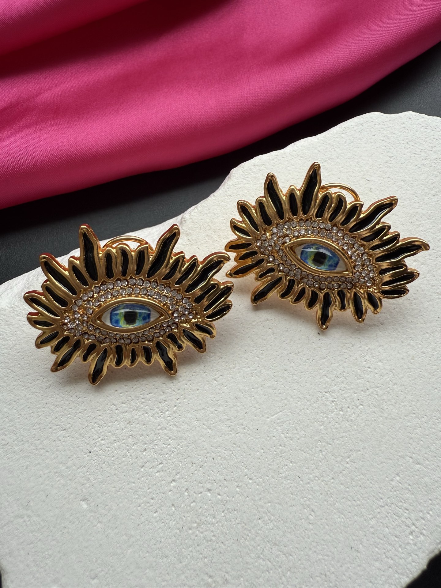 Серьги в форме глаз с кристаллами Schiaparelli