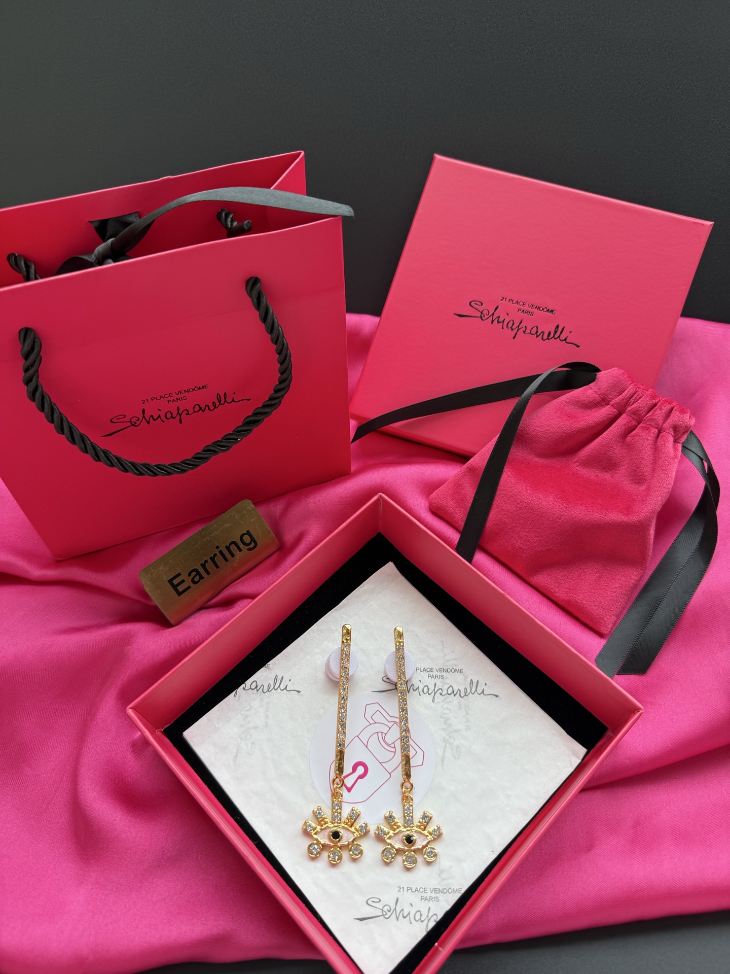 Серьги с глазом Schiaparelli