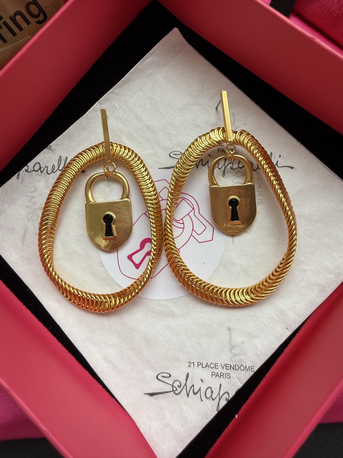 Серьги в виде замков с золотым покрытием Schiaparelli