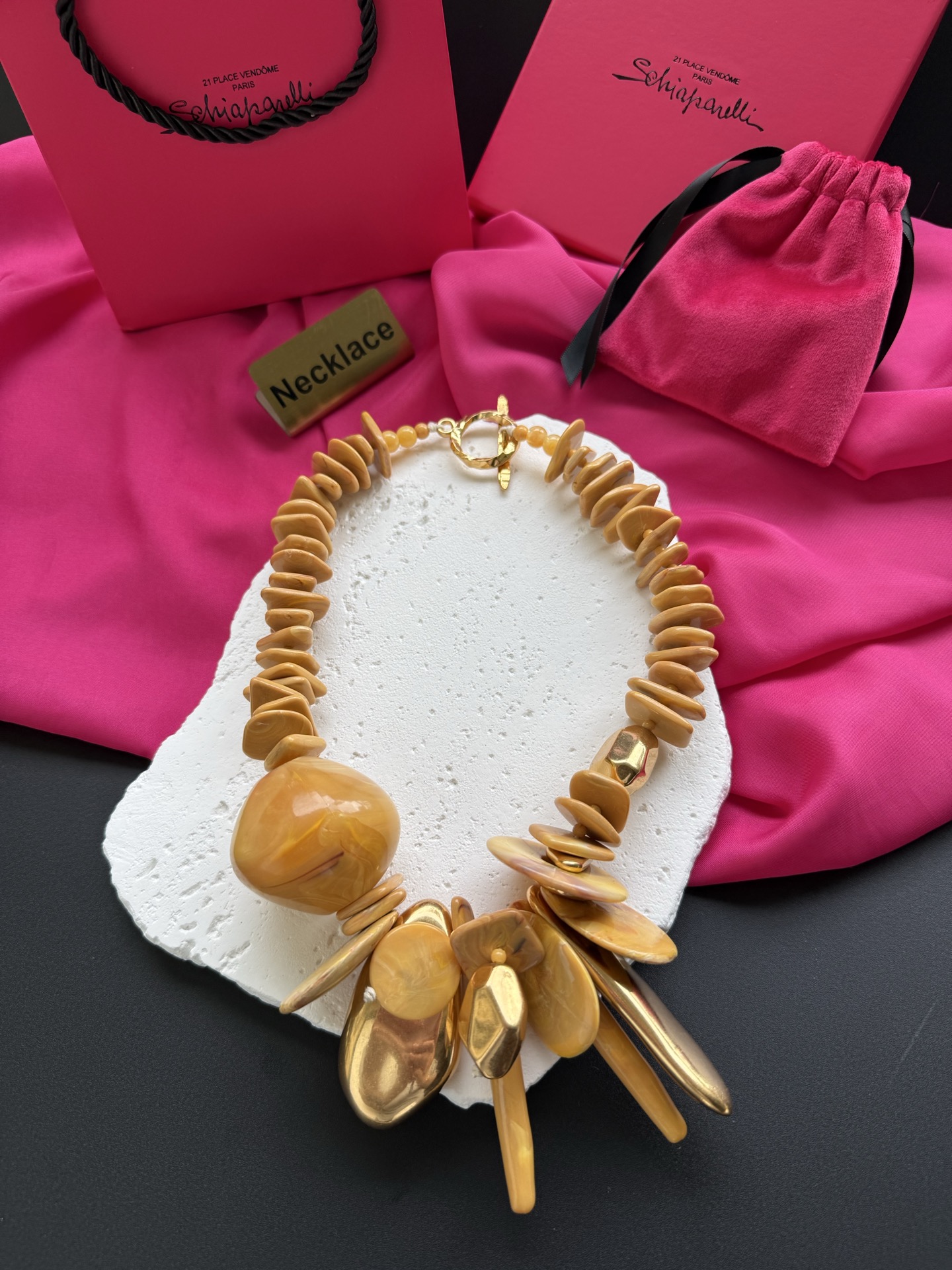 Набор бус и подвесок на цепочке Schiaparelli