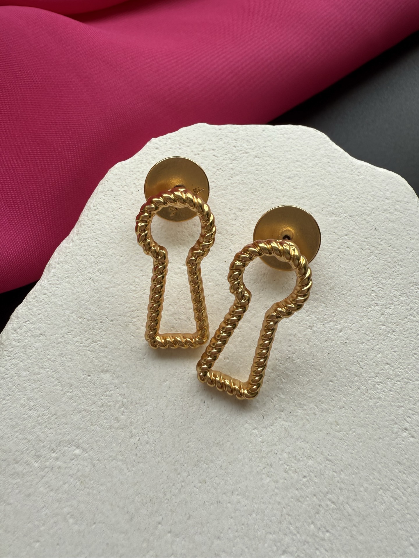 Серьги в виде ключа Schiaparelli