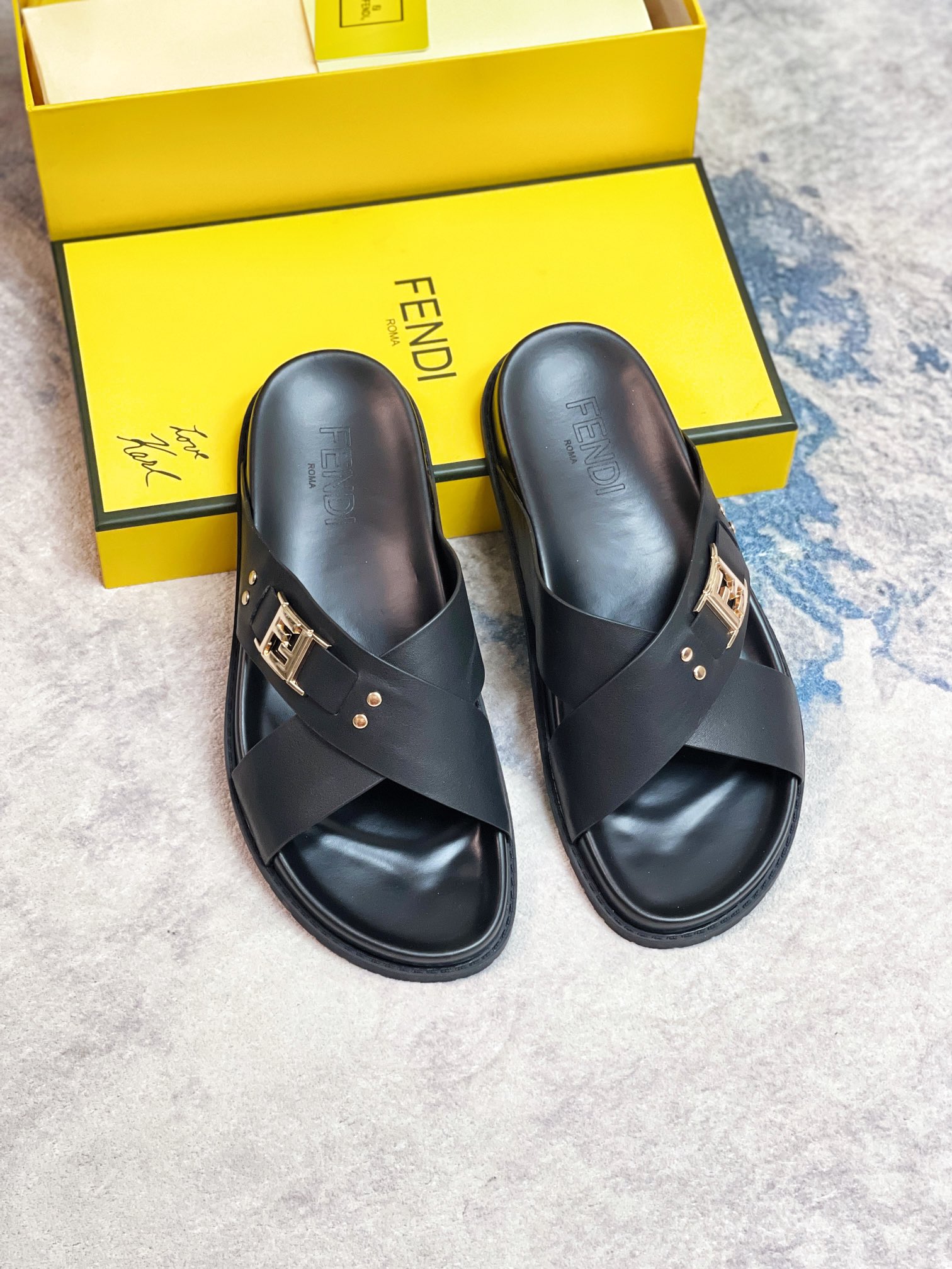 Fendi Shoes Slippers Replica Shop
 Men Calfskin Cowhide Summer Collection