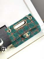 Chanel Crossbody & Shoulder Bags Green Chains
