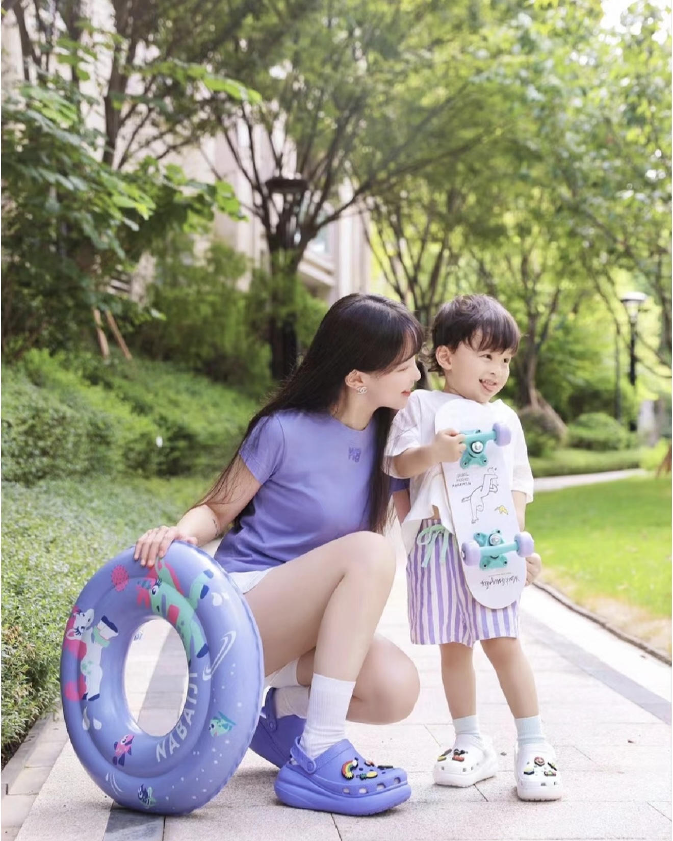 NO:762960,Children's puffs are now online. The thick soles are soft and fragrant and are easy to wear. Girls with small feet can also wear slippers, sandals, sandals, slippers, etc.19860909儿童亲子泡芙款上线 小厚底软软香香的很好穿 小脚女生也可以穿哟,拖鞋，凉鞋,sandals,slippers,,Children's