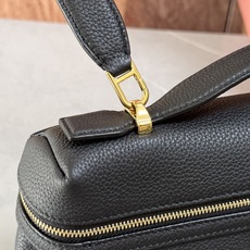 Lori piana诺悠翩雅 Extra Softy Bag L29手袋 颜色:黑色 款号:FAW0113 Extra Lori piana诺悠翩雅 Extra Softy Bag L29手袋 颜色:黑色 款号:FAW0113 Extra